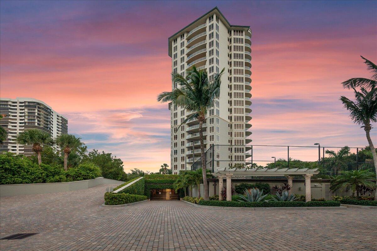 3920 N Ocean Drive 6a