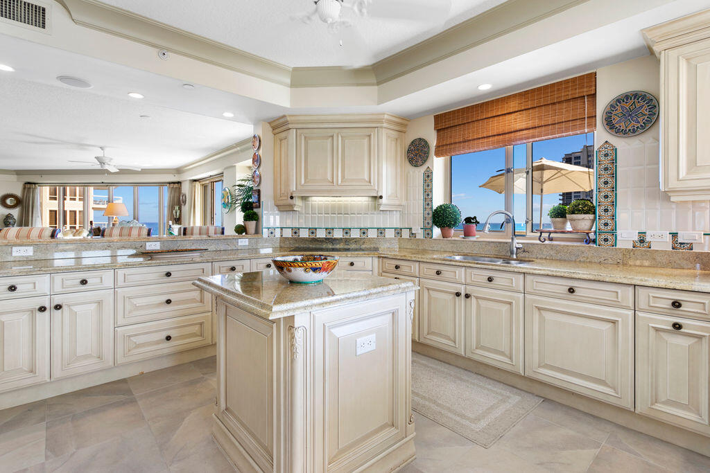 3920 N Ocean Drive 6a