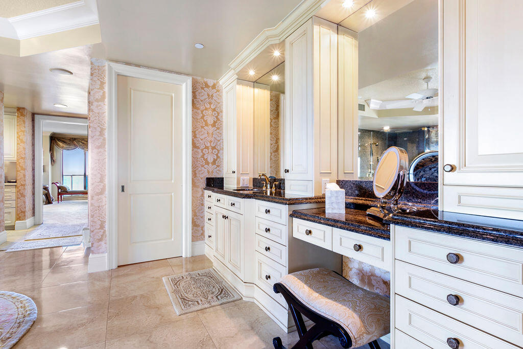 3920 N Ocean Drive 6a