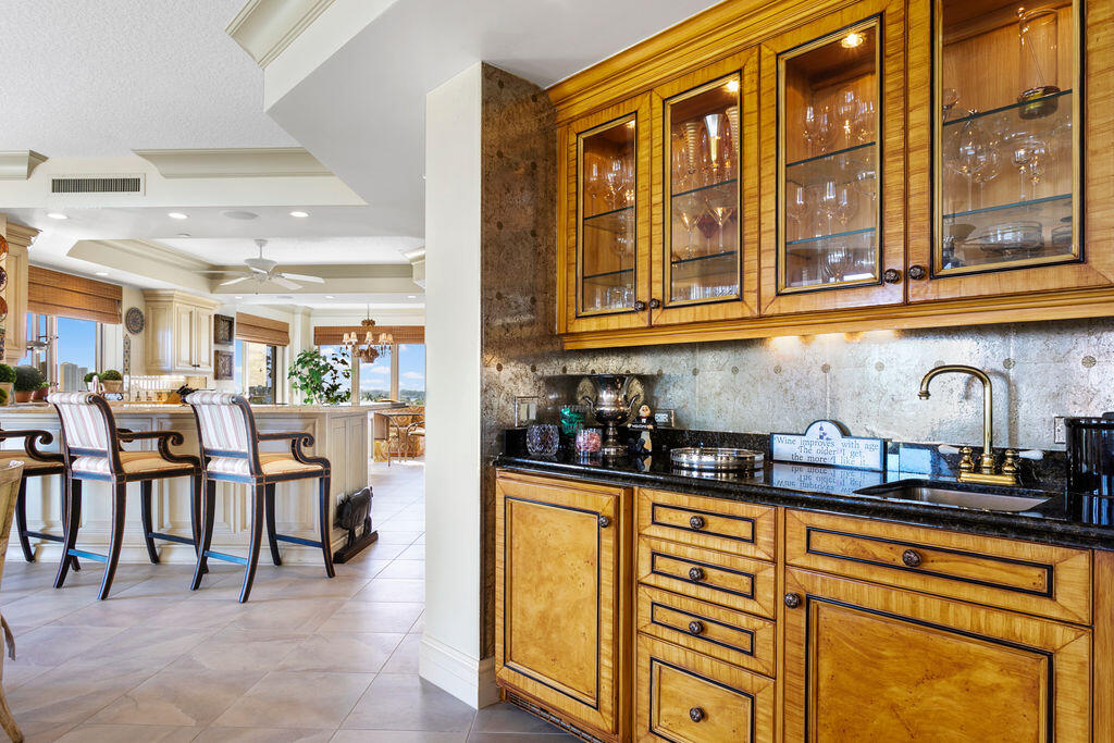 3920 N Ocean Drive 6a