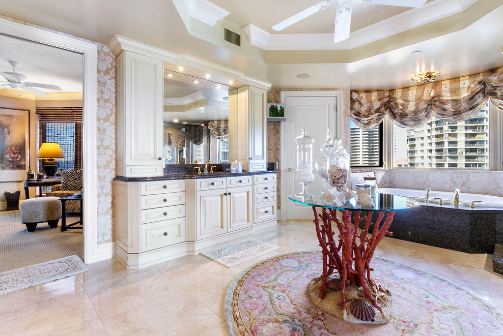 3920 N Ocean Drive 6a