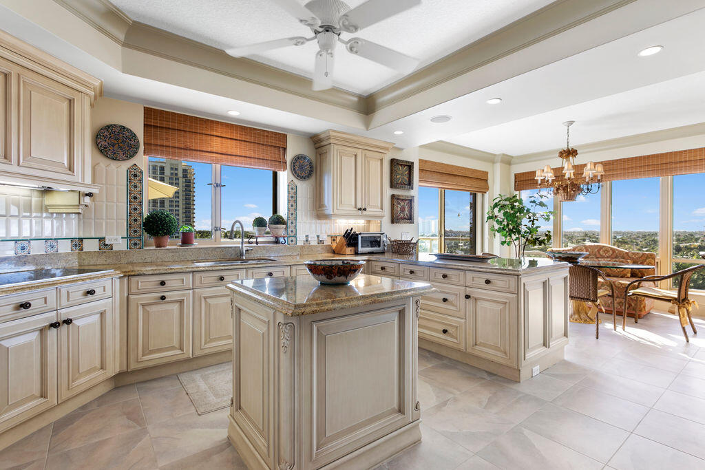 3920 N Ocean Drive 6a