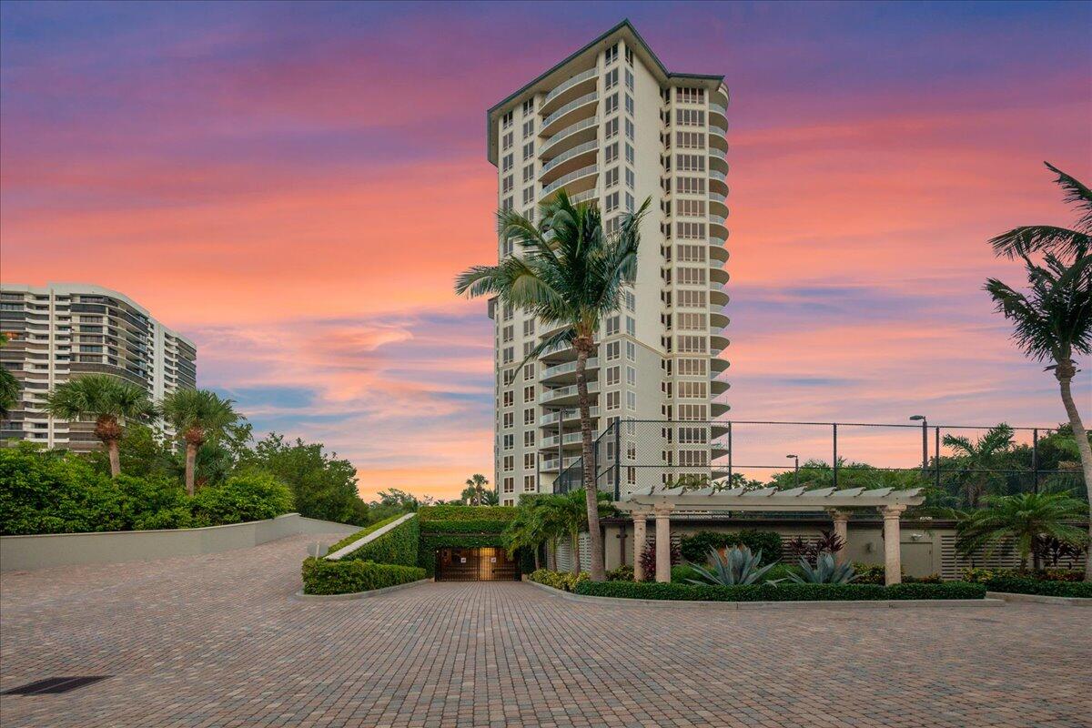 3920 N Ocean Drive 11b