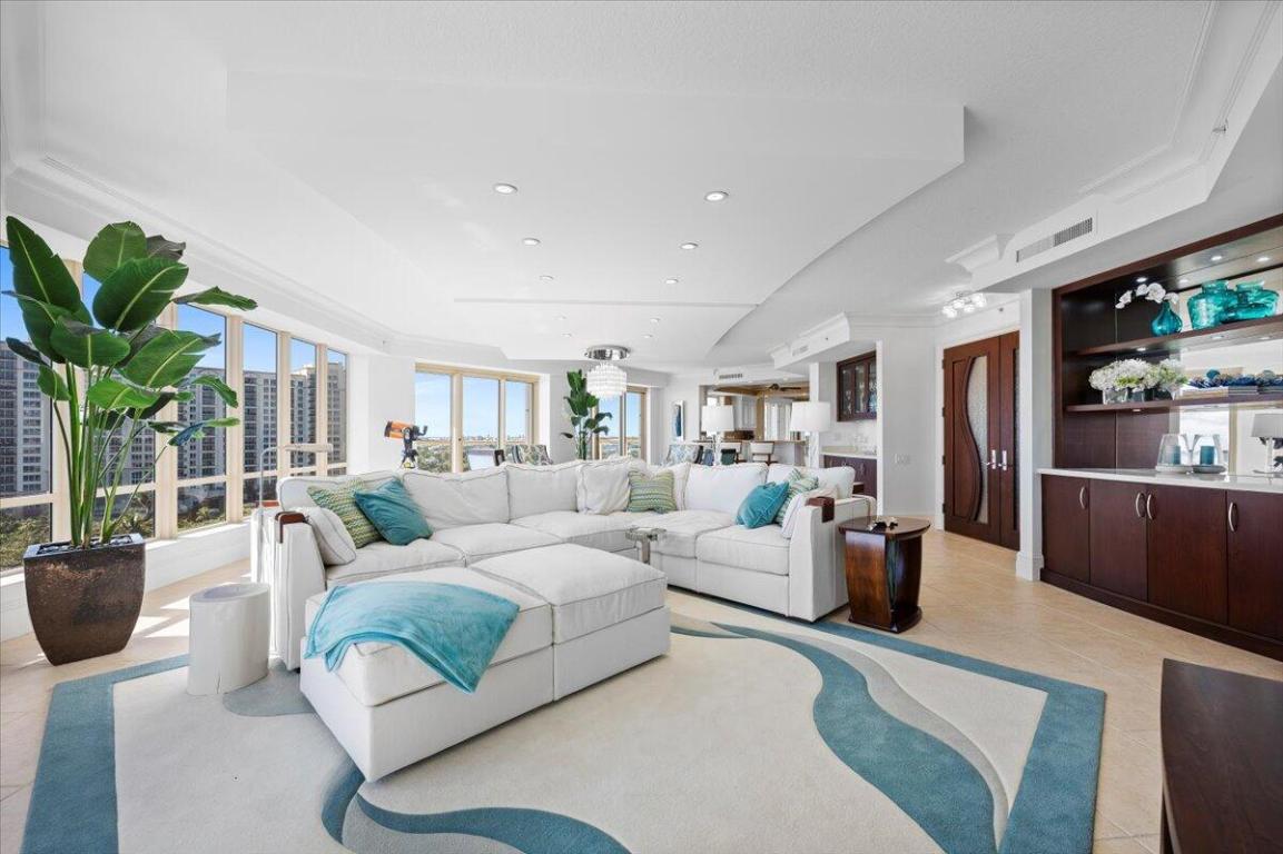 3920 N Ocean Drive 11b