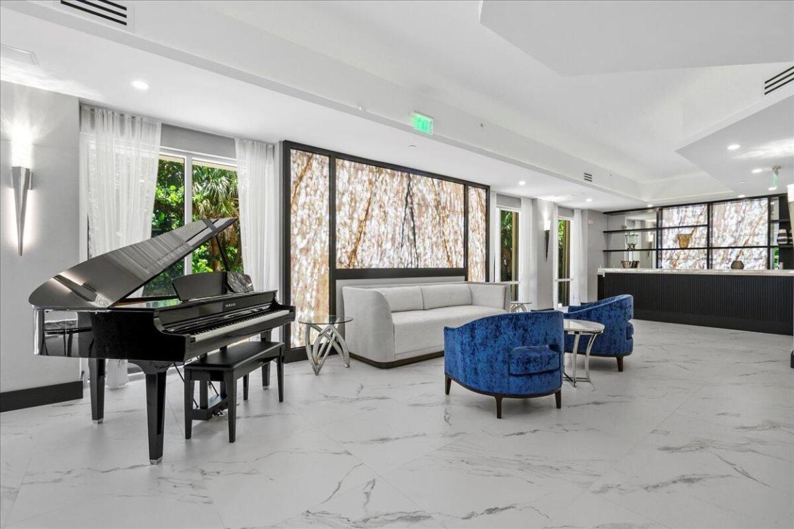 3920 N Ocean Drive 11b