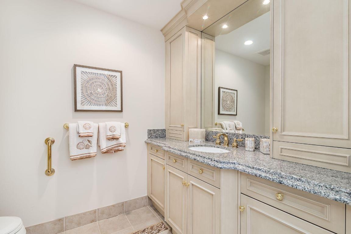 3920 N Ocean Drive 11b