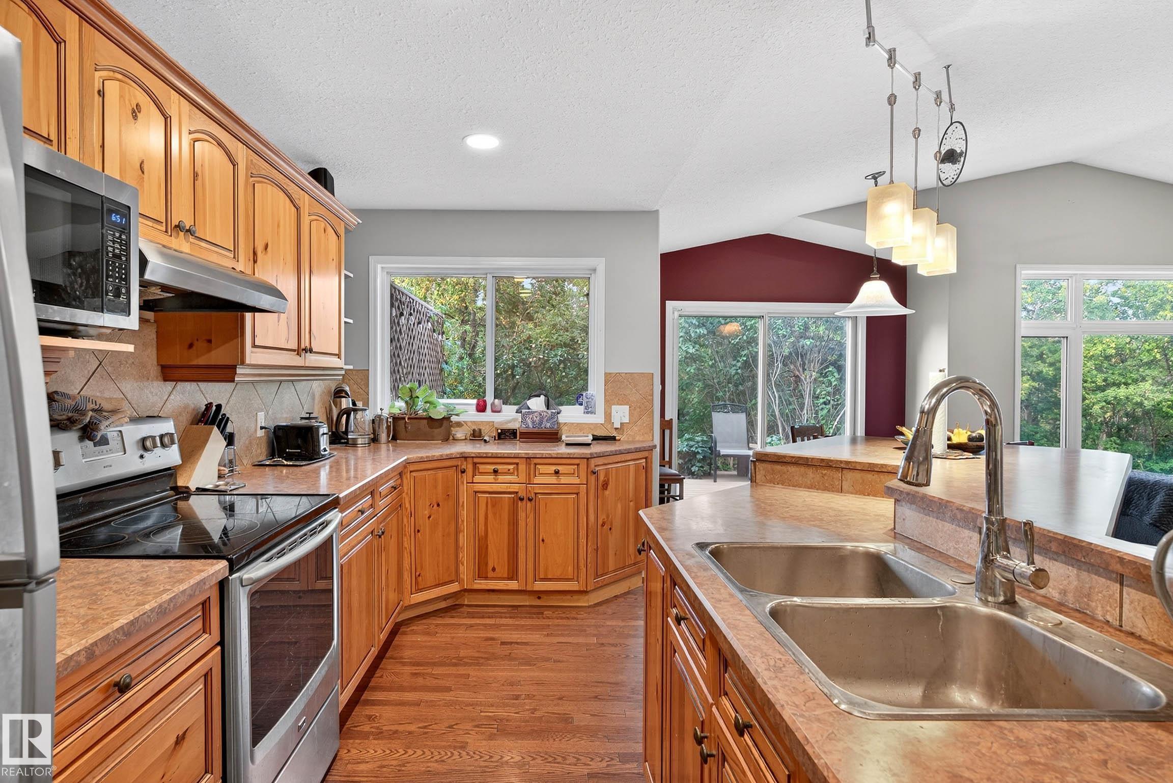 14304 92A AV NW