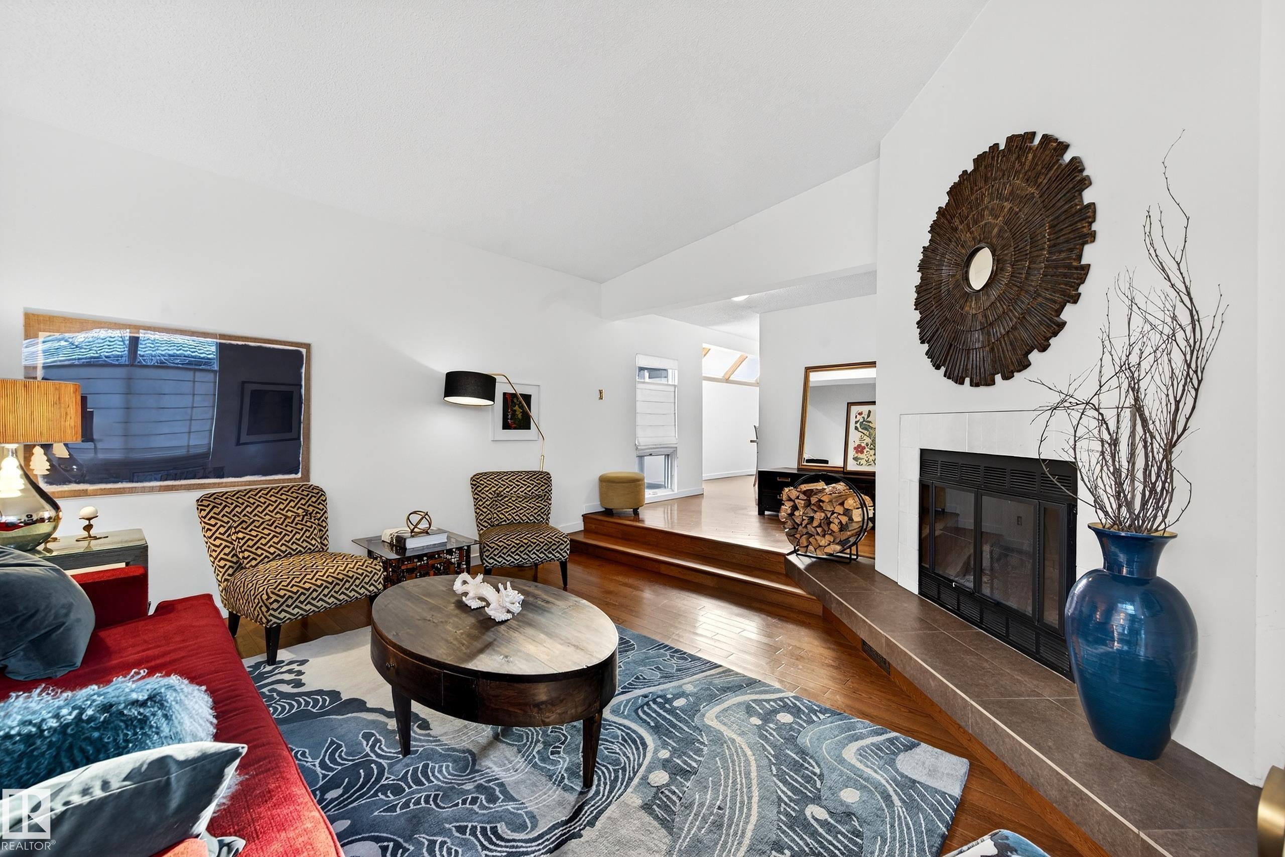 11627 76 AV NW
