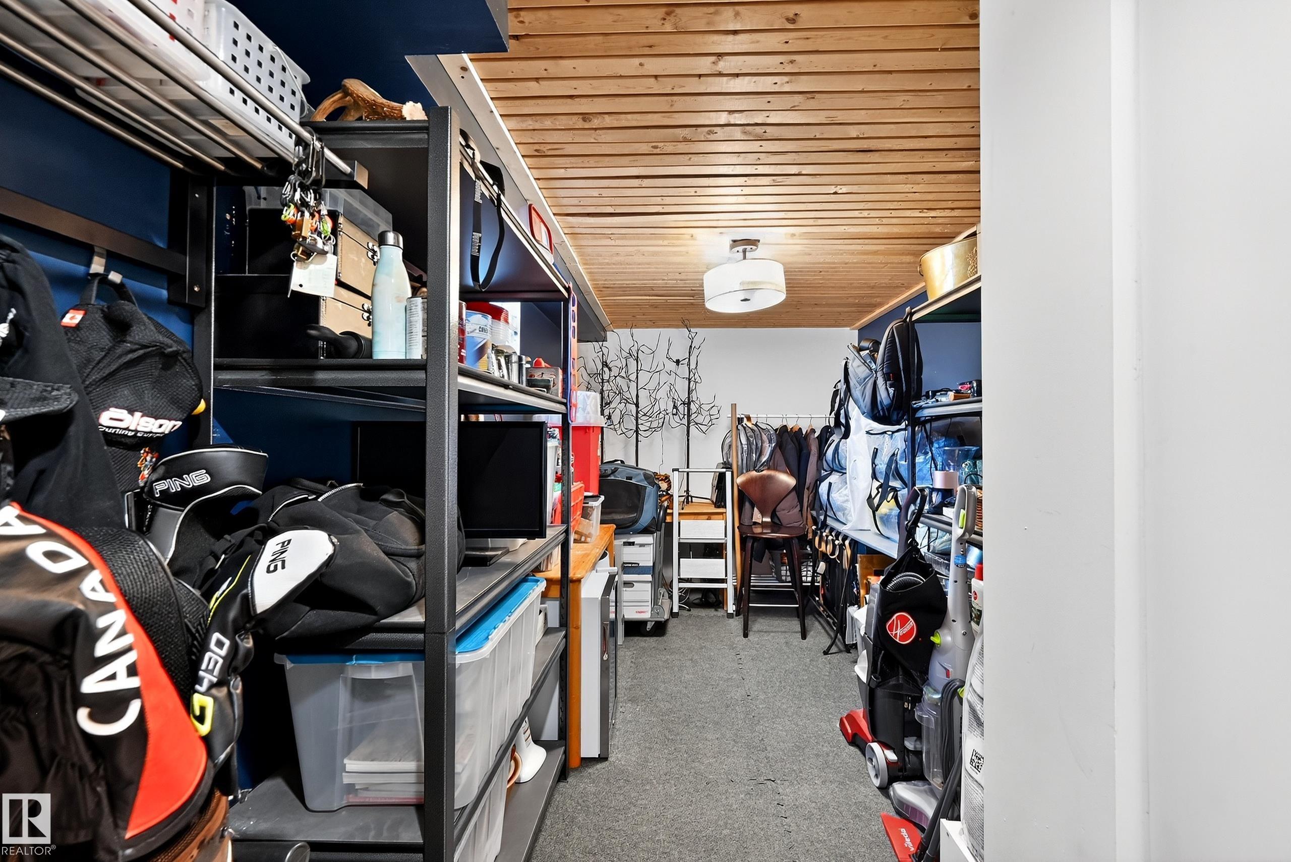 11627 76 AV NW