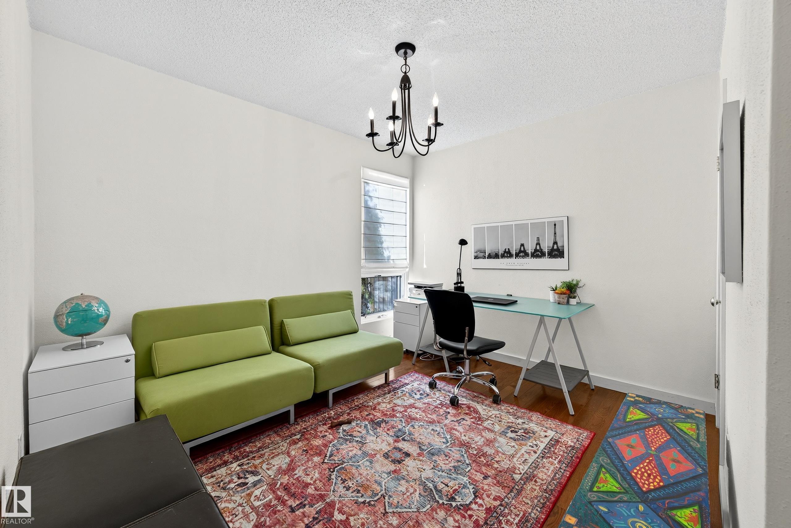 11627 76 AV NW