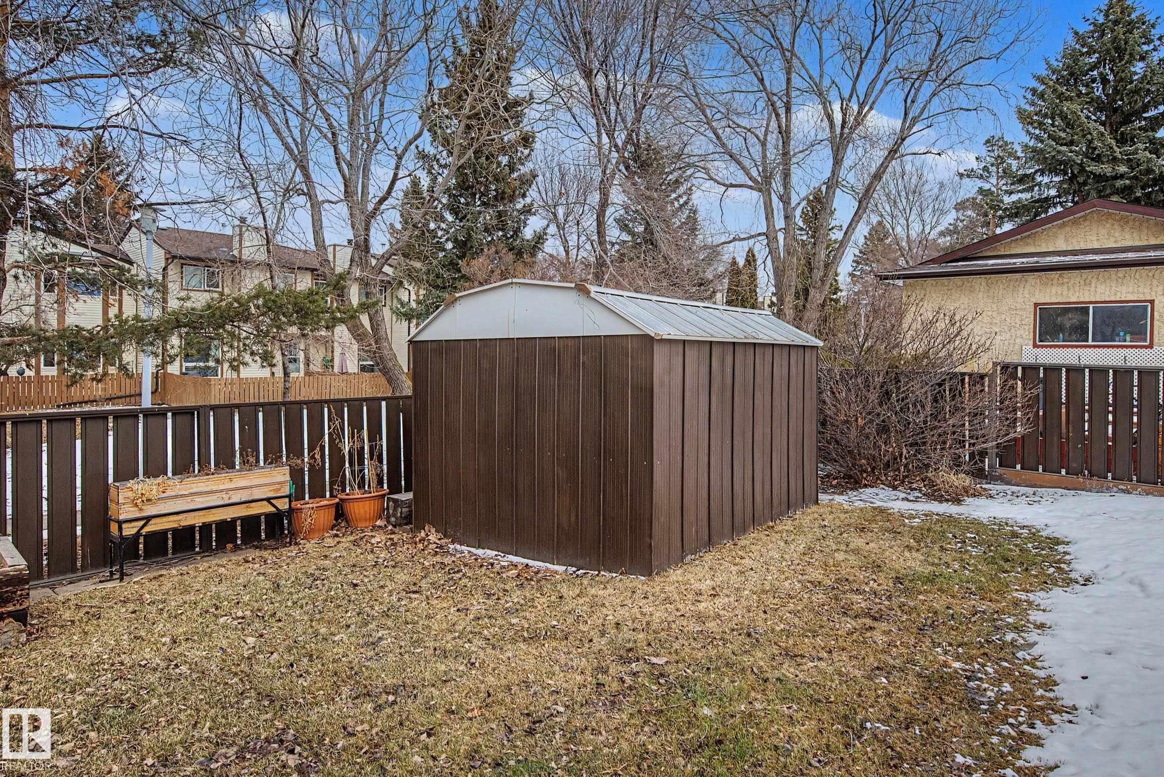 6118 37A AV NW
