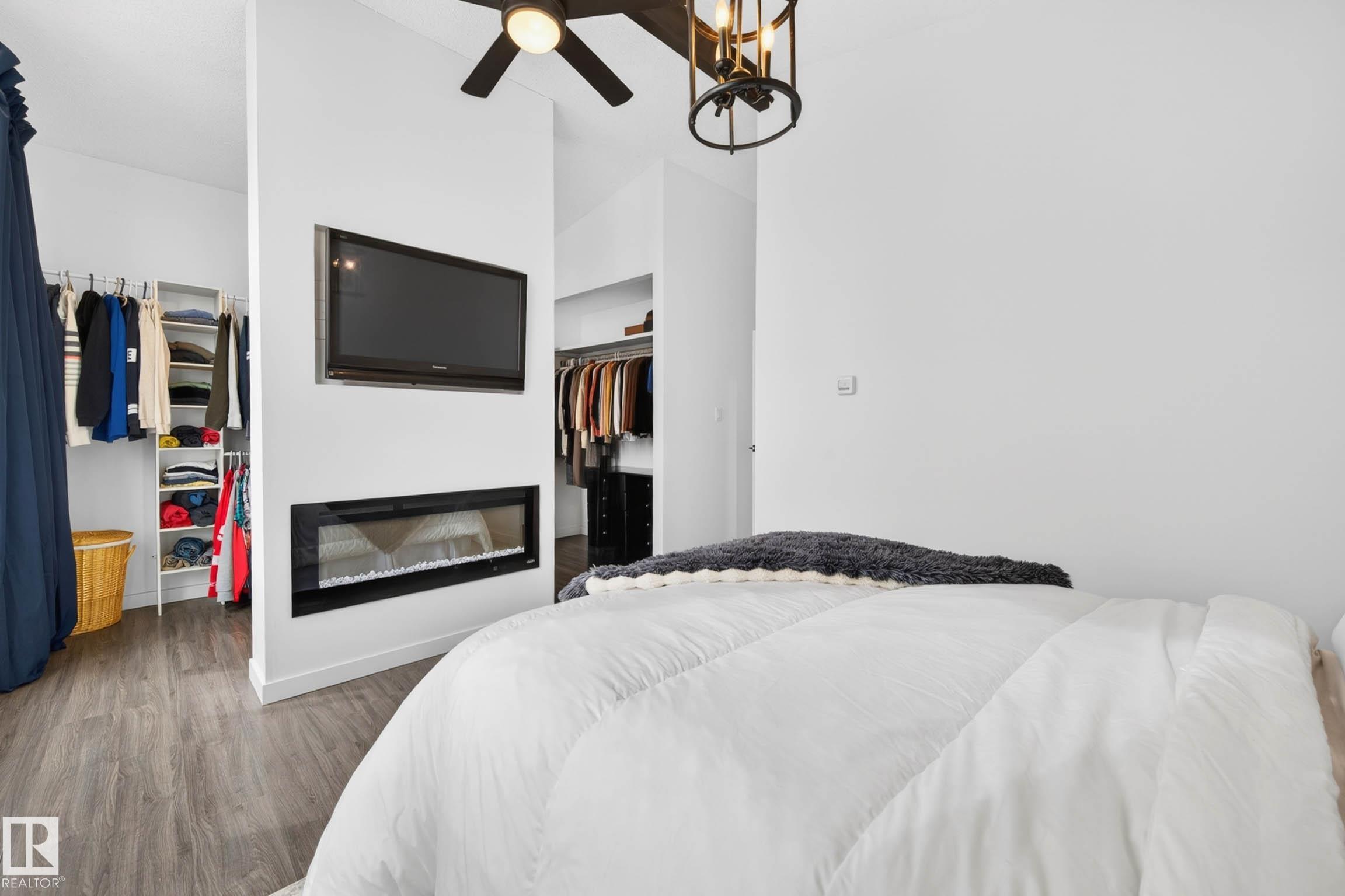 6118 37A AV NW