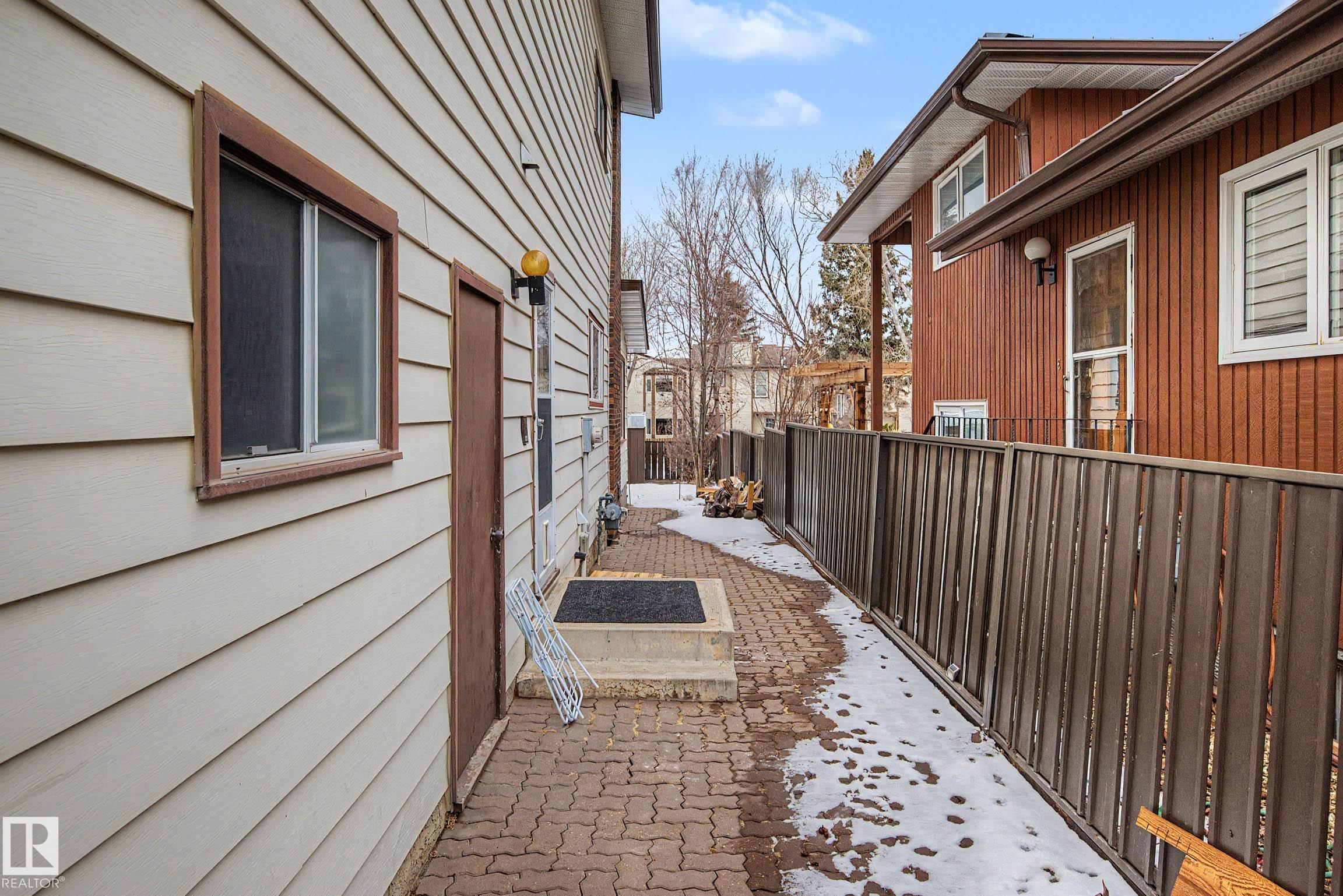 6118 37A AV NW