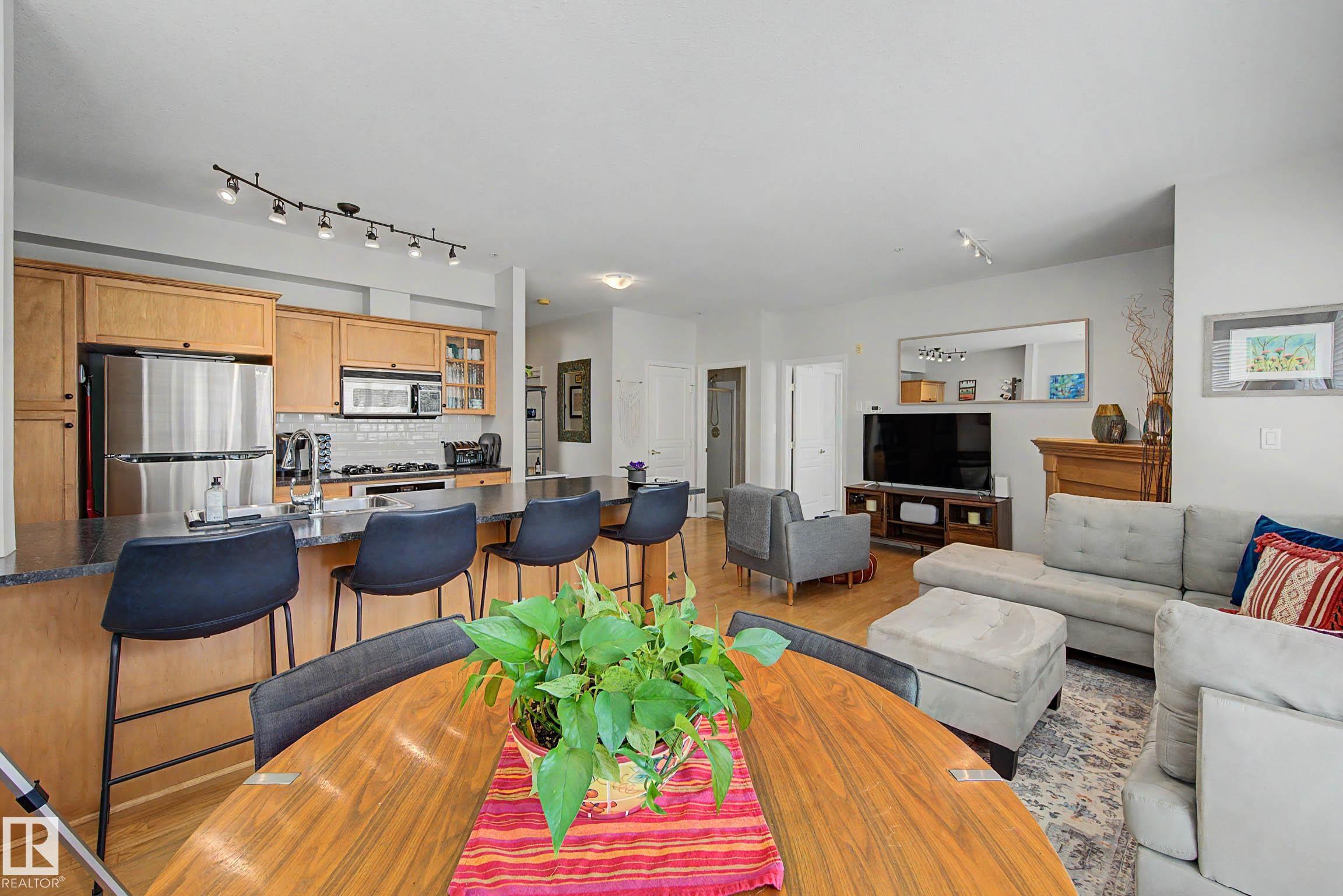 #334 10023 110 ST NW
