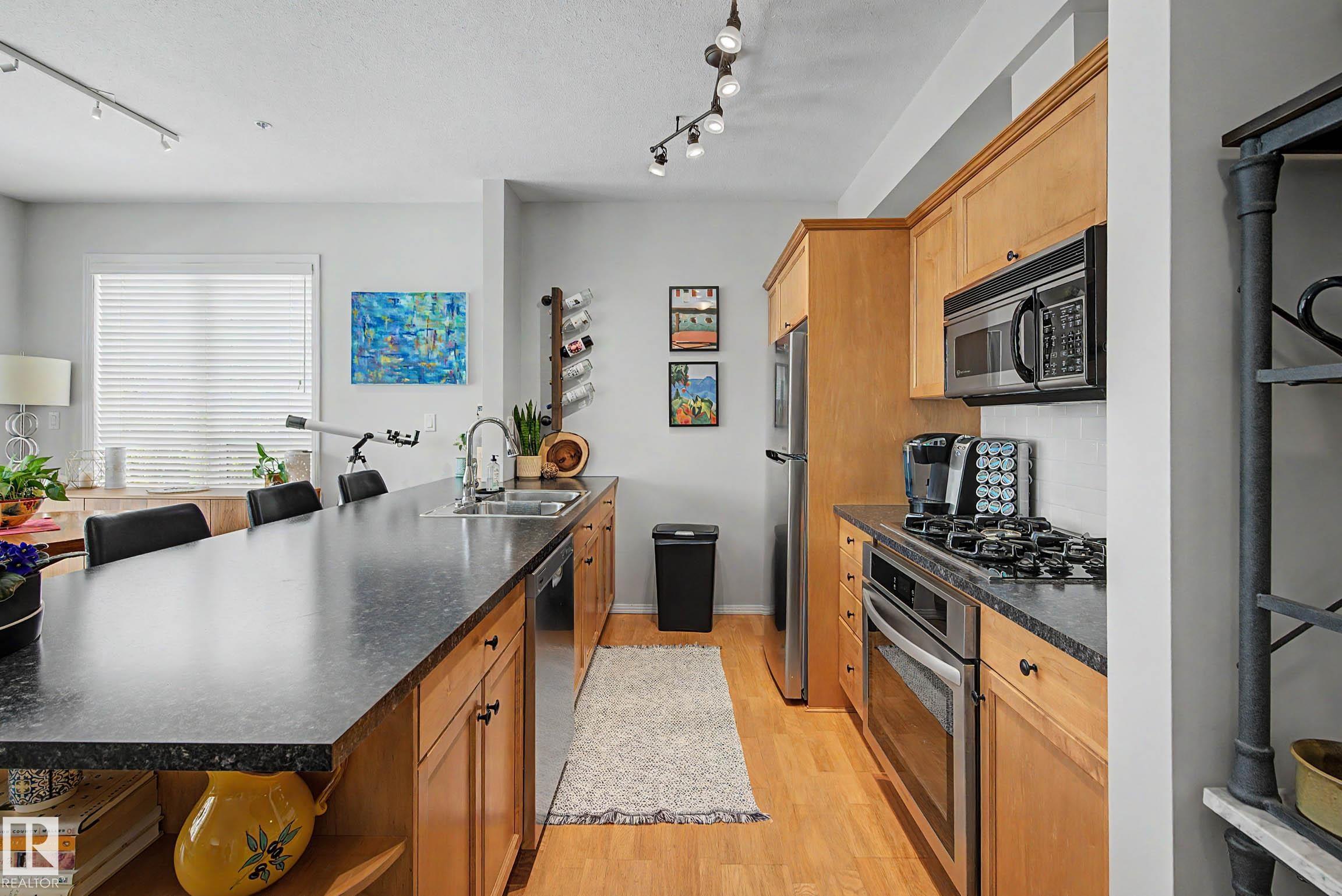 #334 10023 110 ST NW