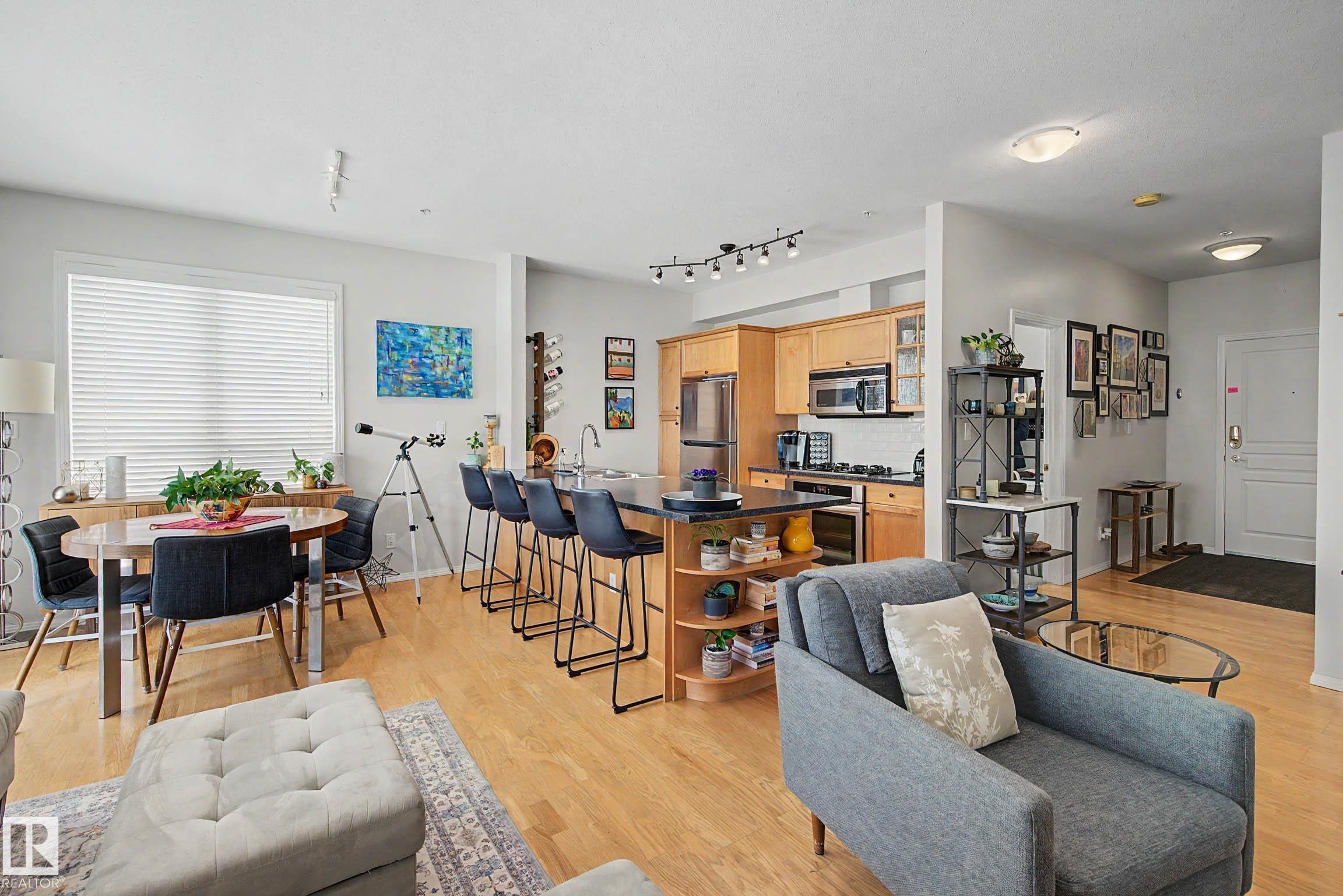 #334 10023 110 ST NW