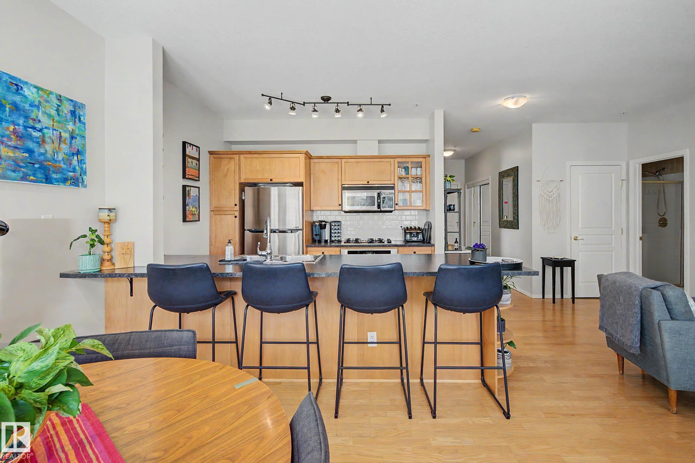 #334 10023 110 ST NW