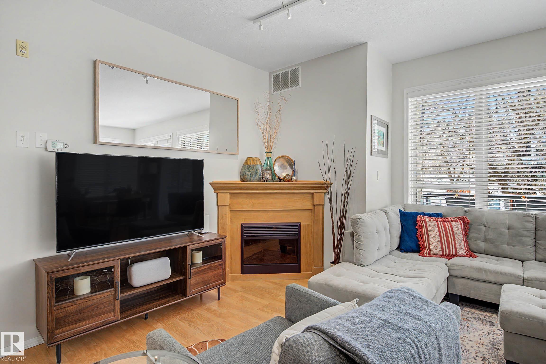 #334 10023 110 ST NW
