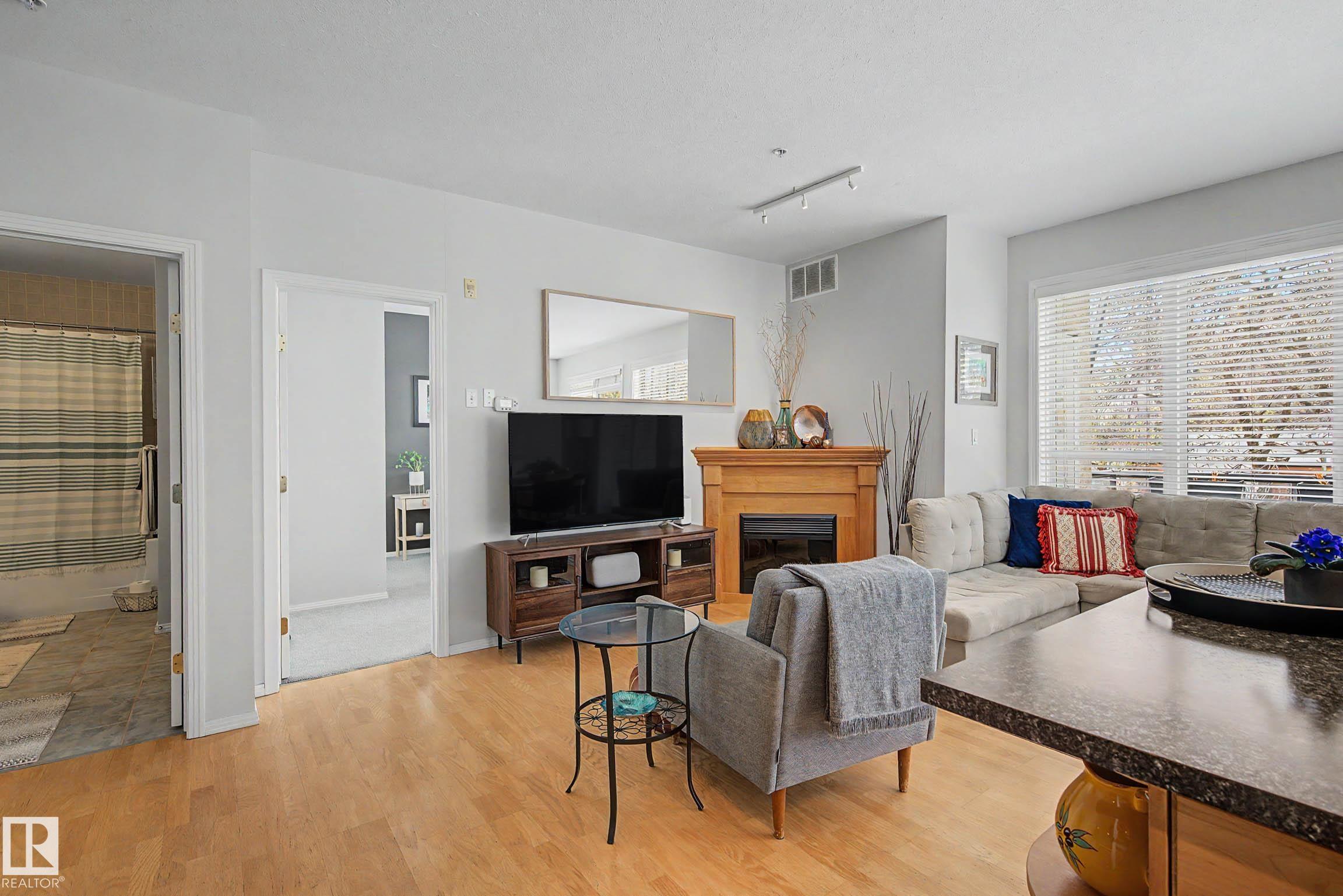 #334 10023 110 ST NW