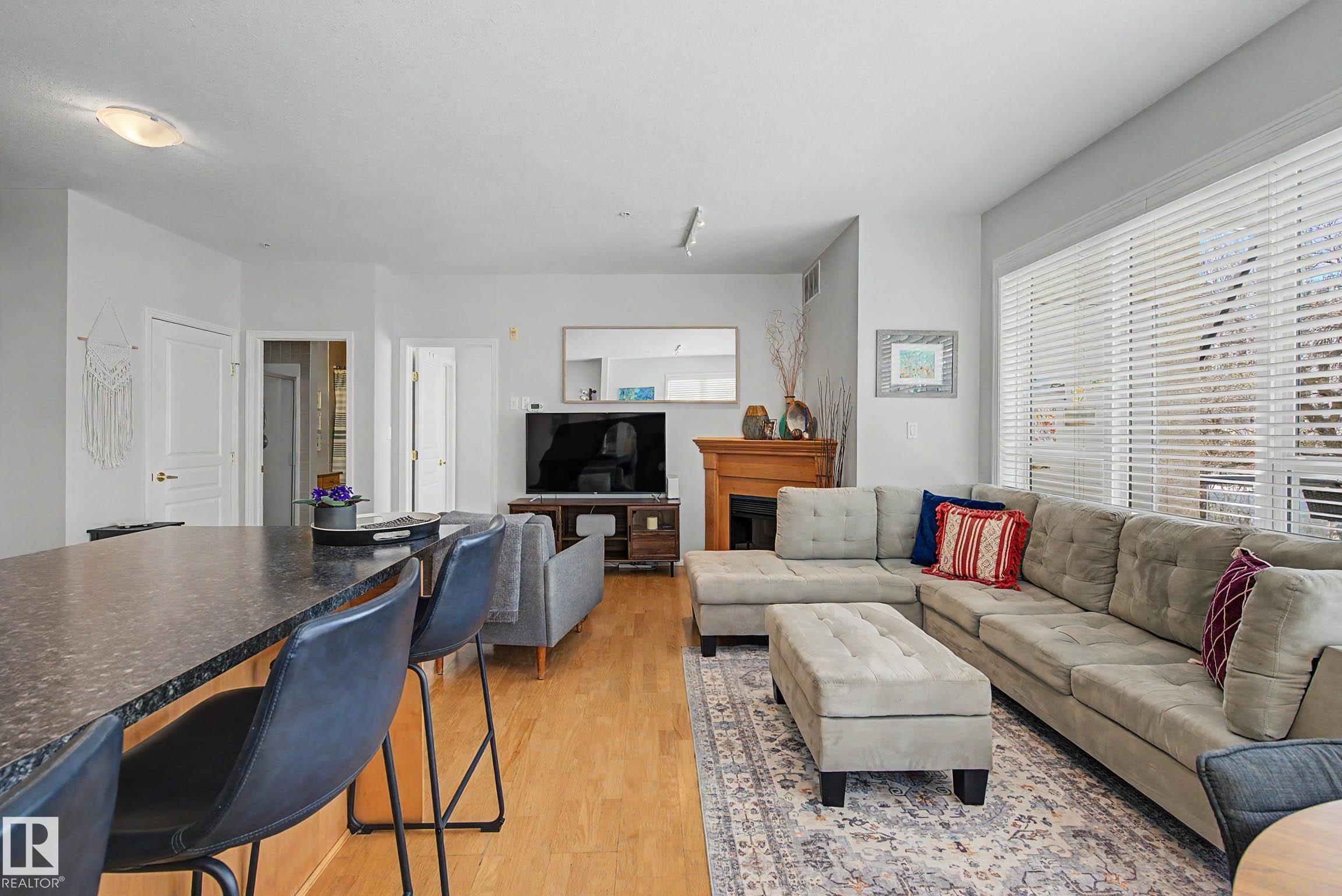 #334 10023 110 ST NW