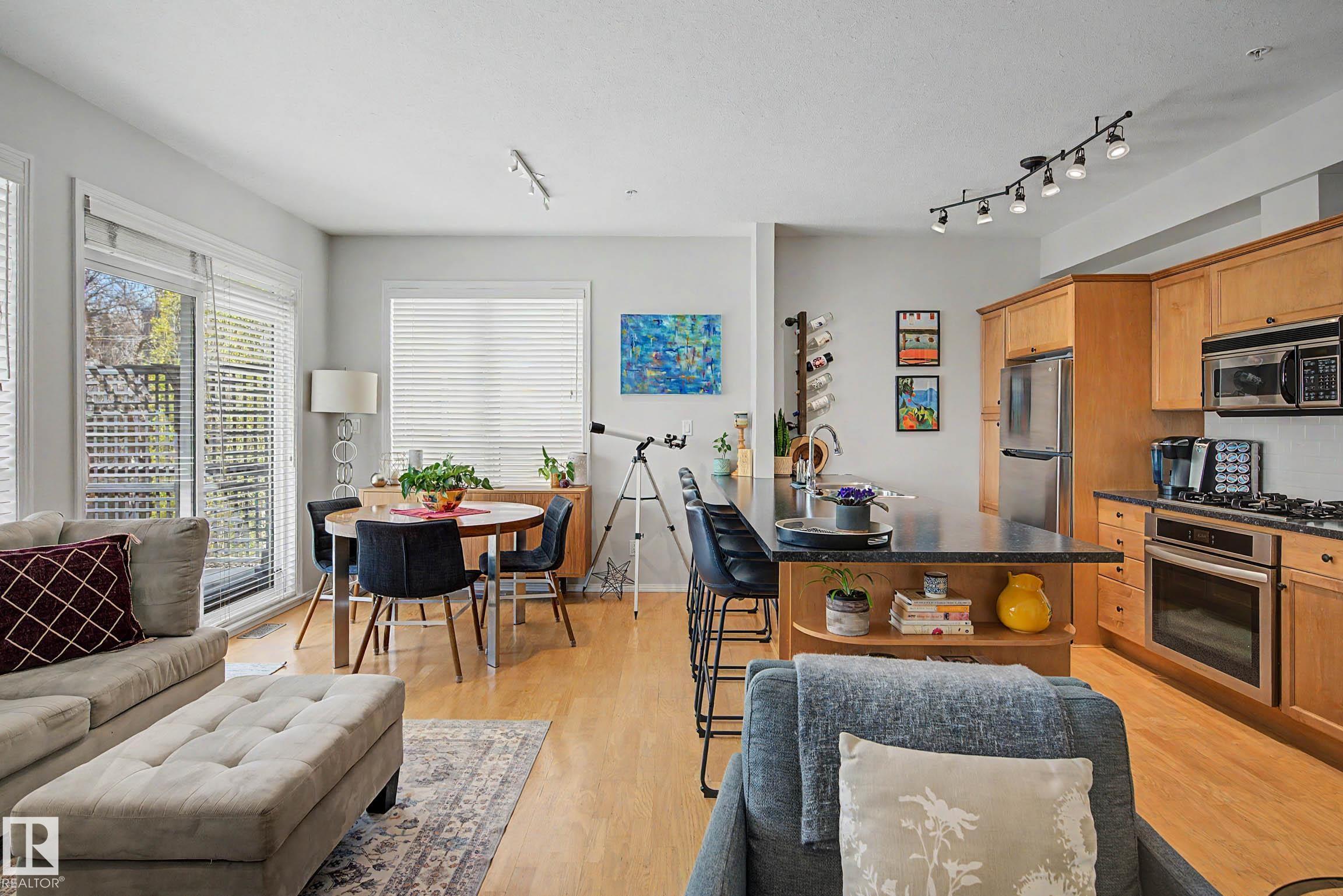 #334 10023 110 ST NW