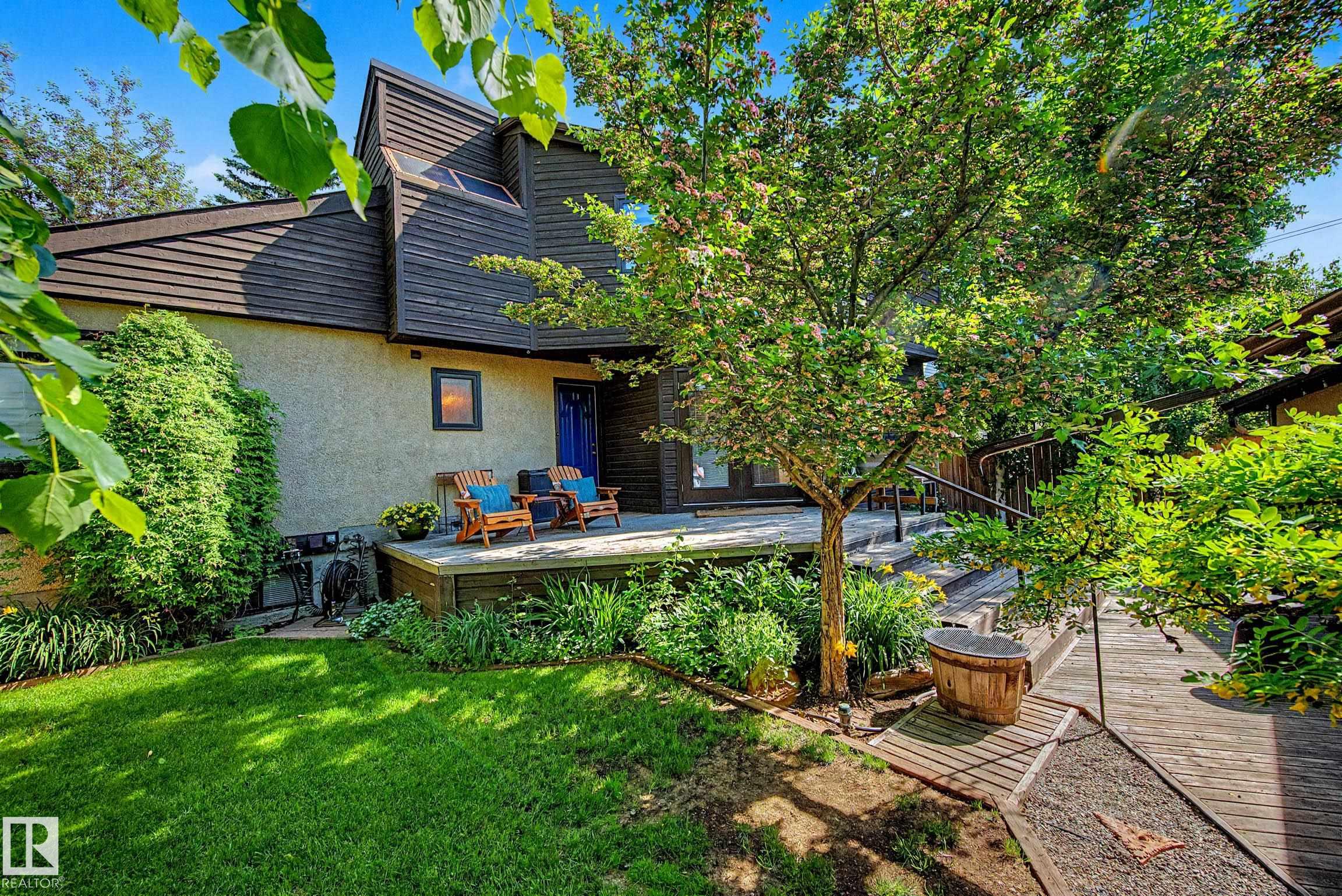 11627 76 AV NW