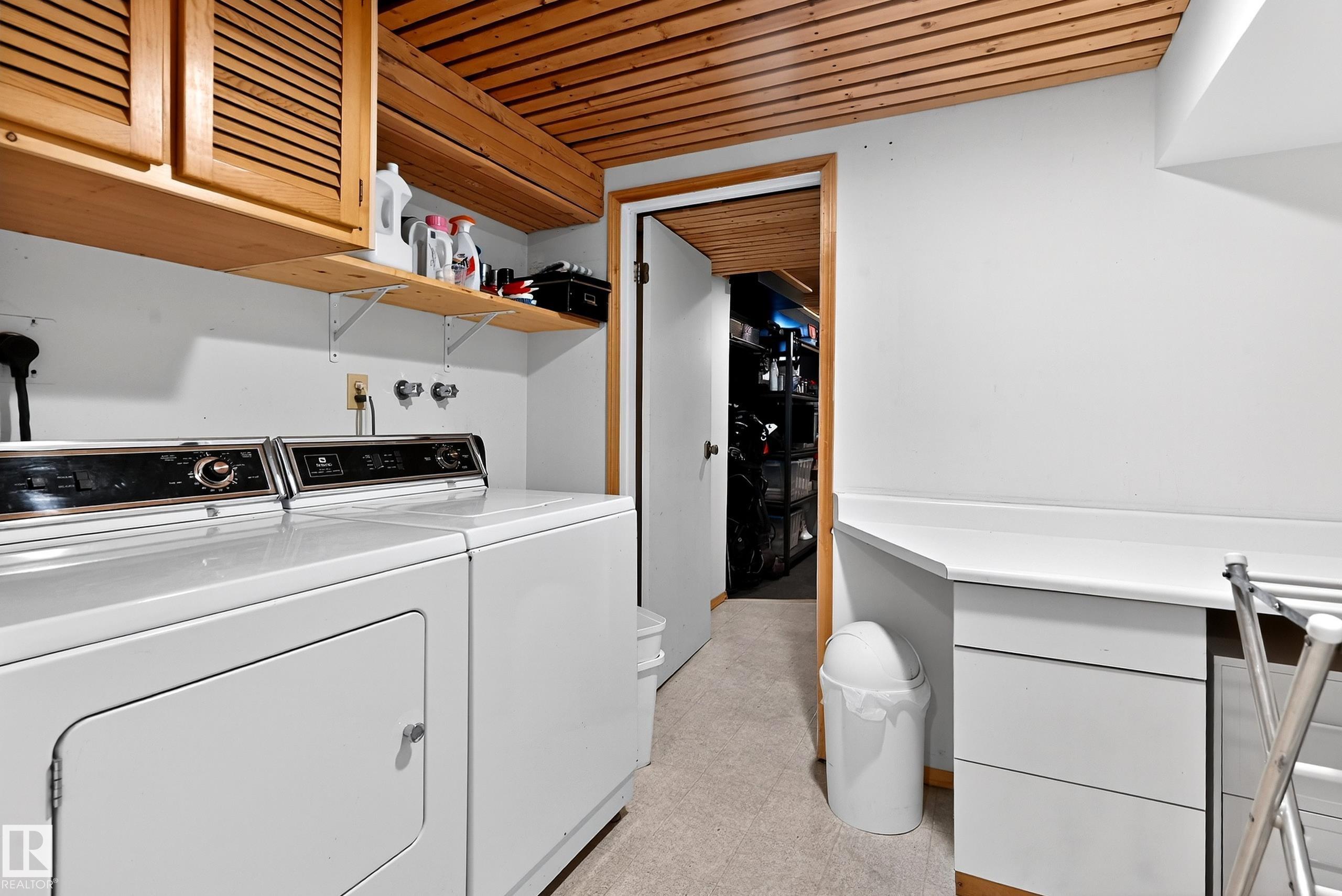 11627 76 AV NW