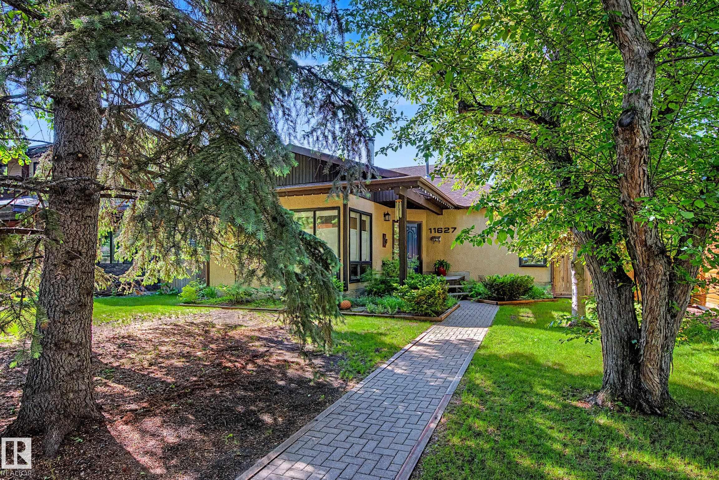 11627 76 AV NW