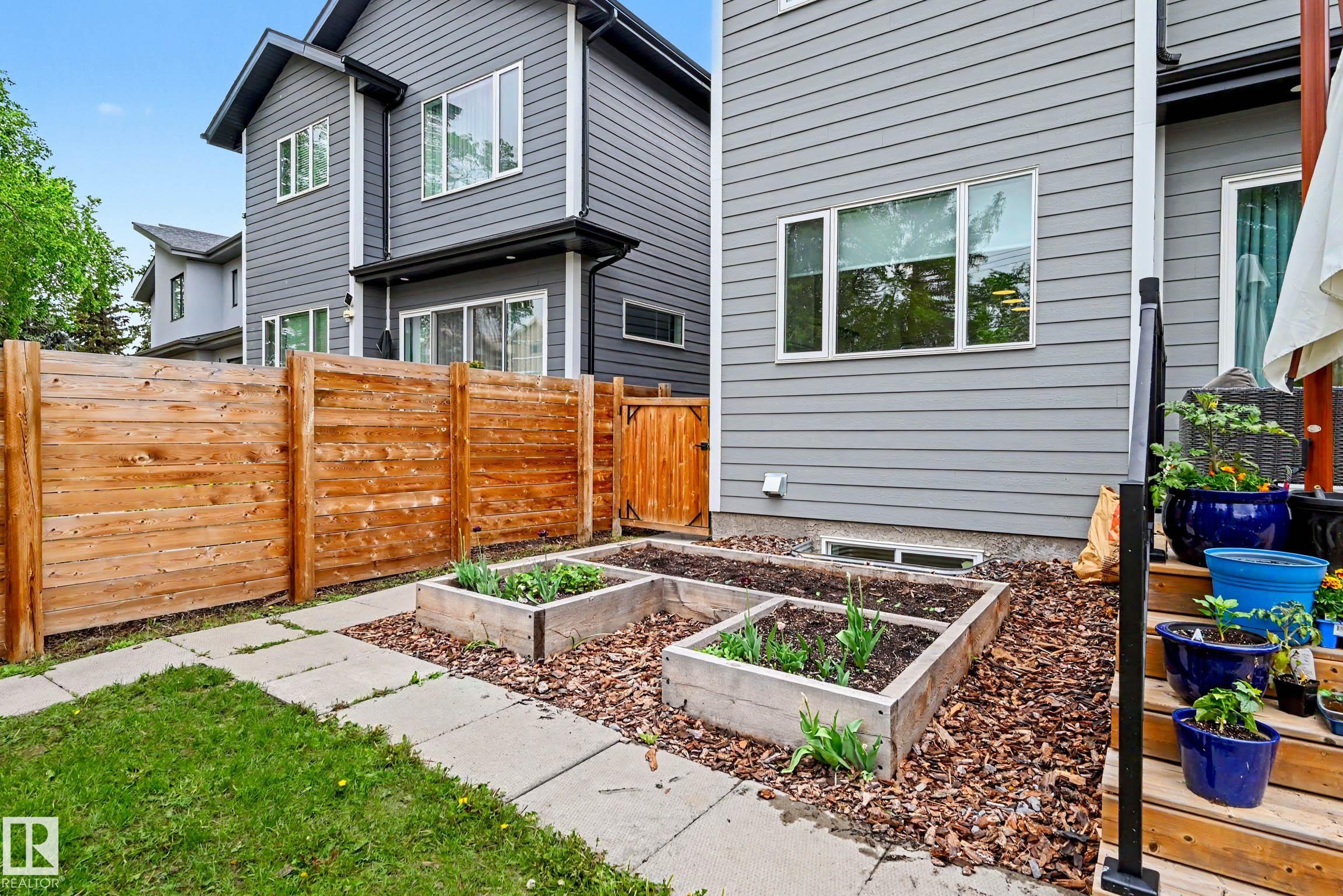 11743 83 AV NW