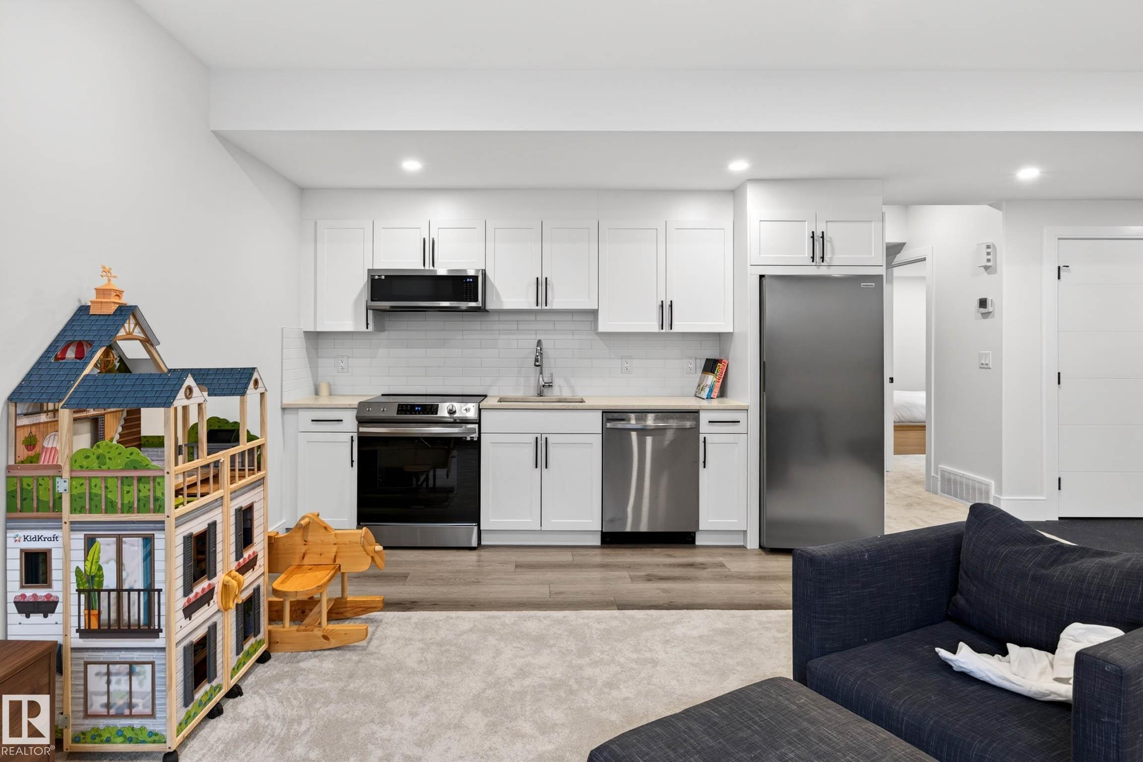 11743 83 AV NW