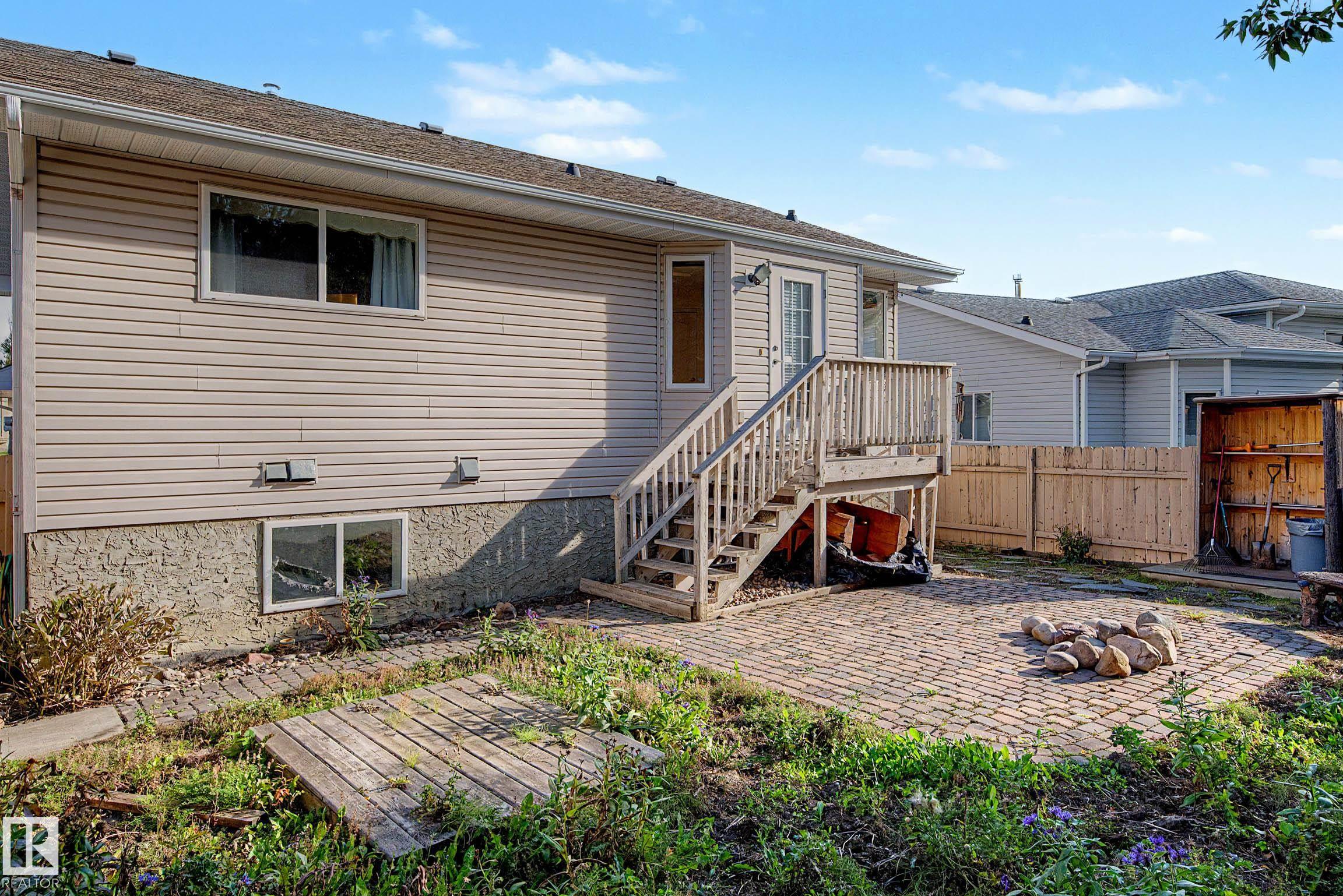 18411 77 AV NW