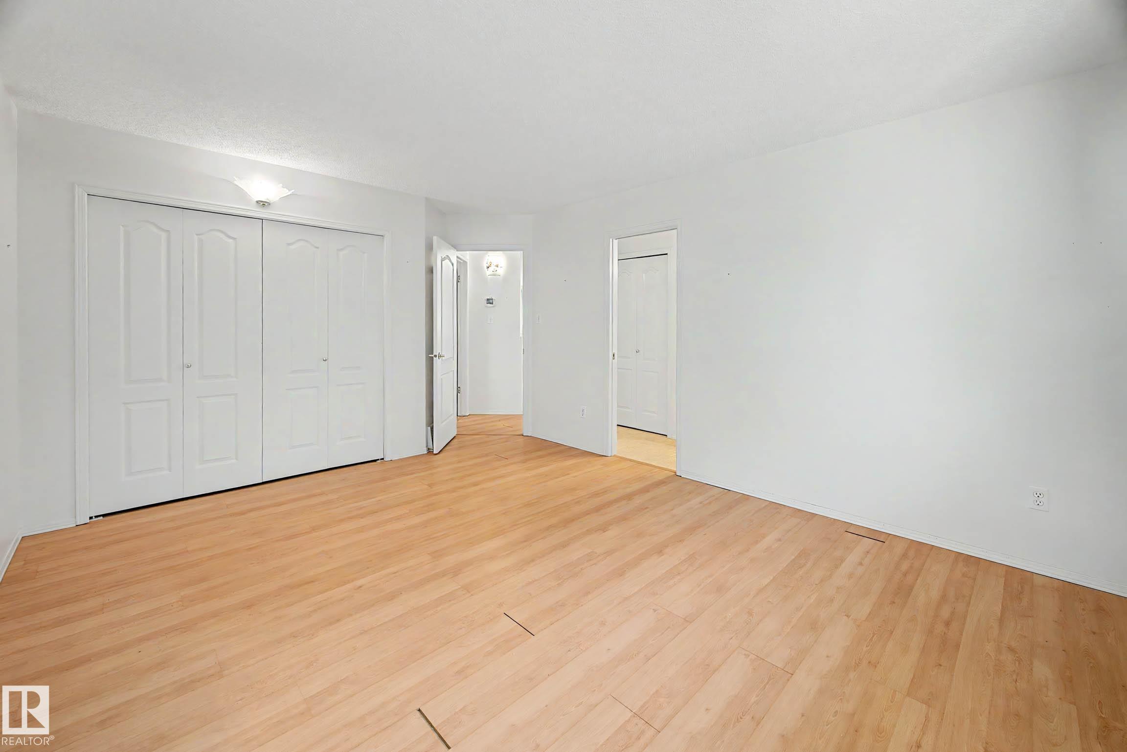 18411 77 AV NW