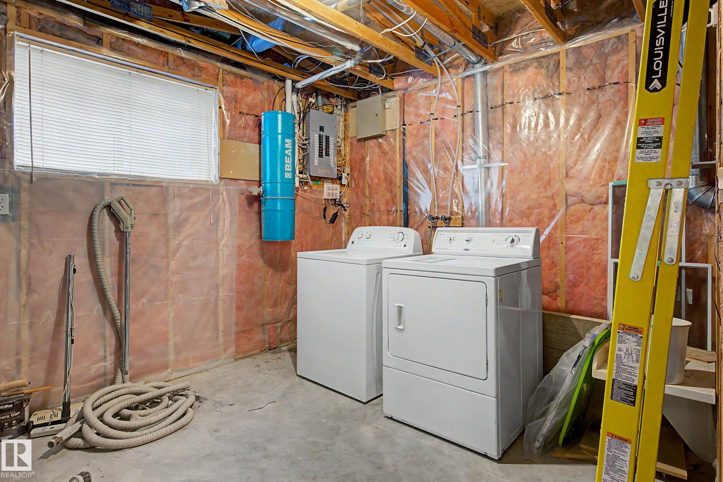 18411 77 AV NW