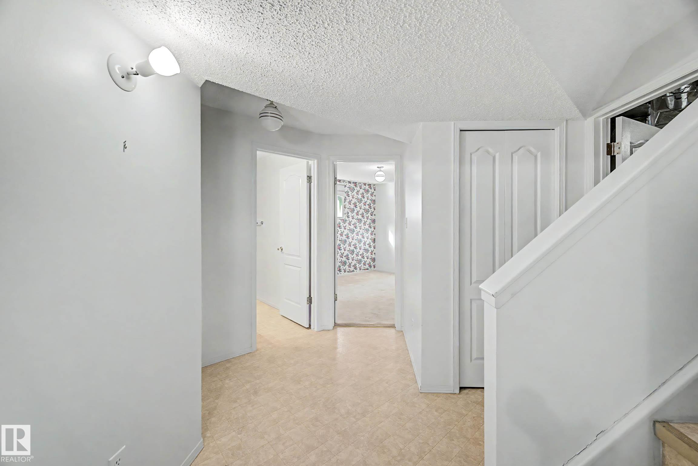 18411 77 AV NW