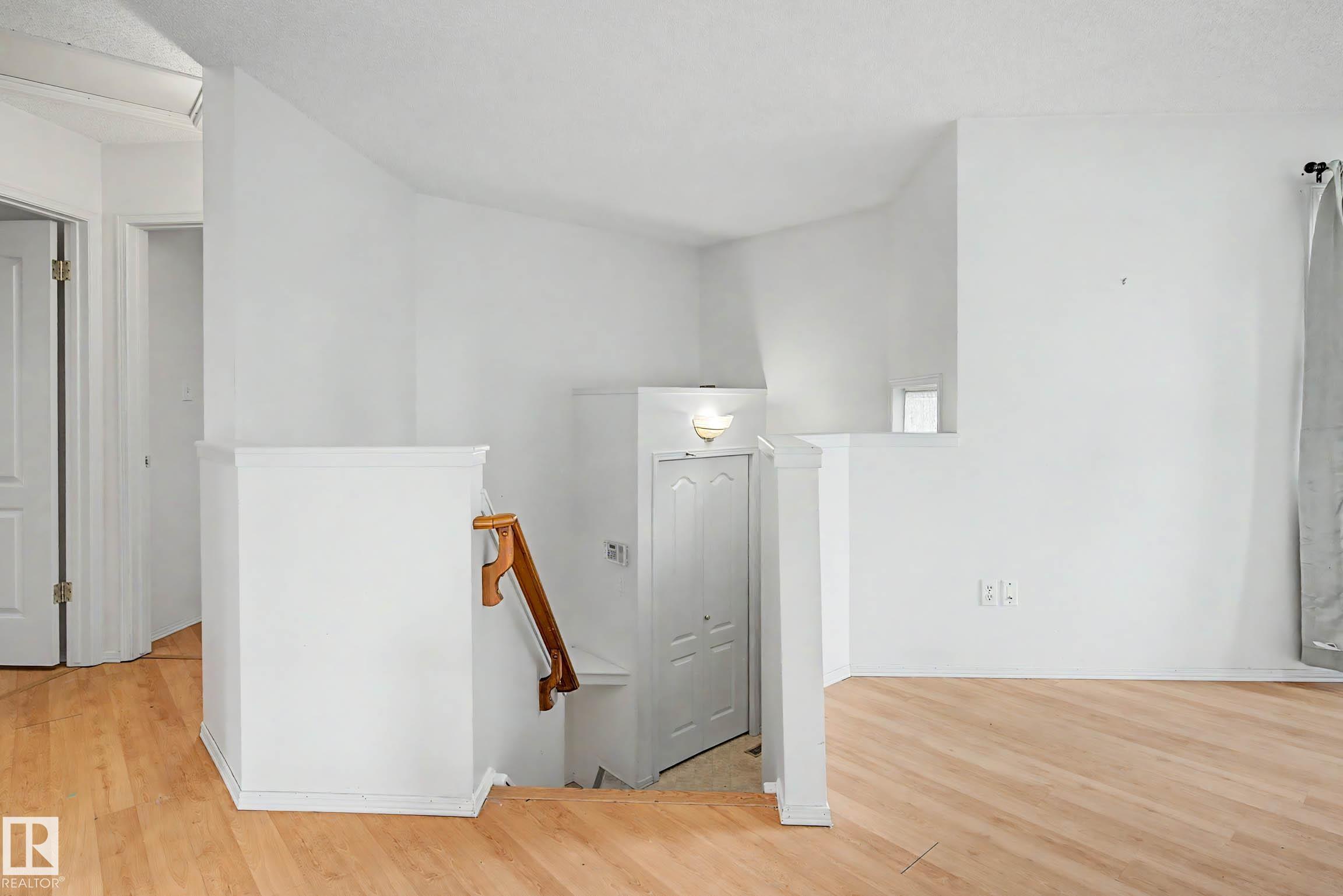 18411 77 AV NW