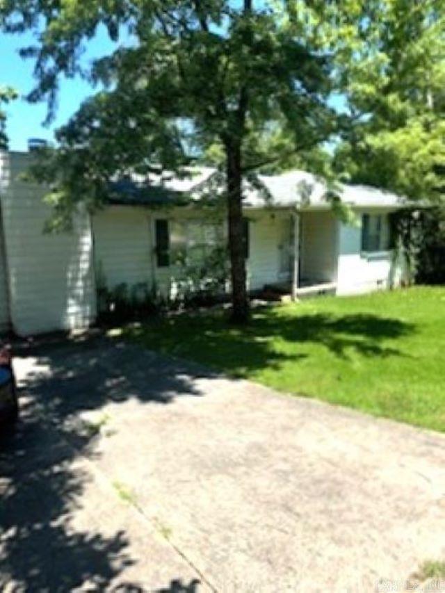 5904 Lee Ave