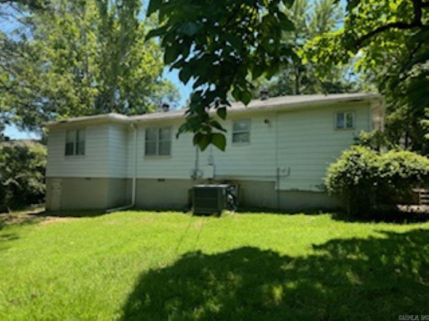 5904 Lee Ave