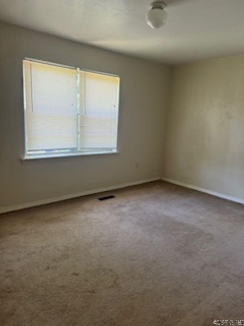 5904 Lee Ave