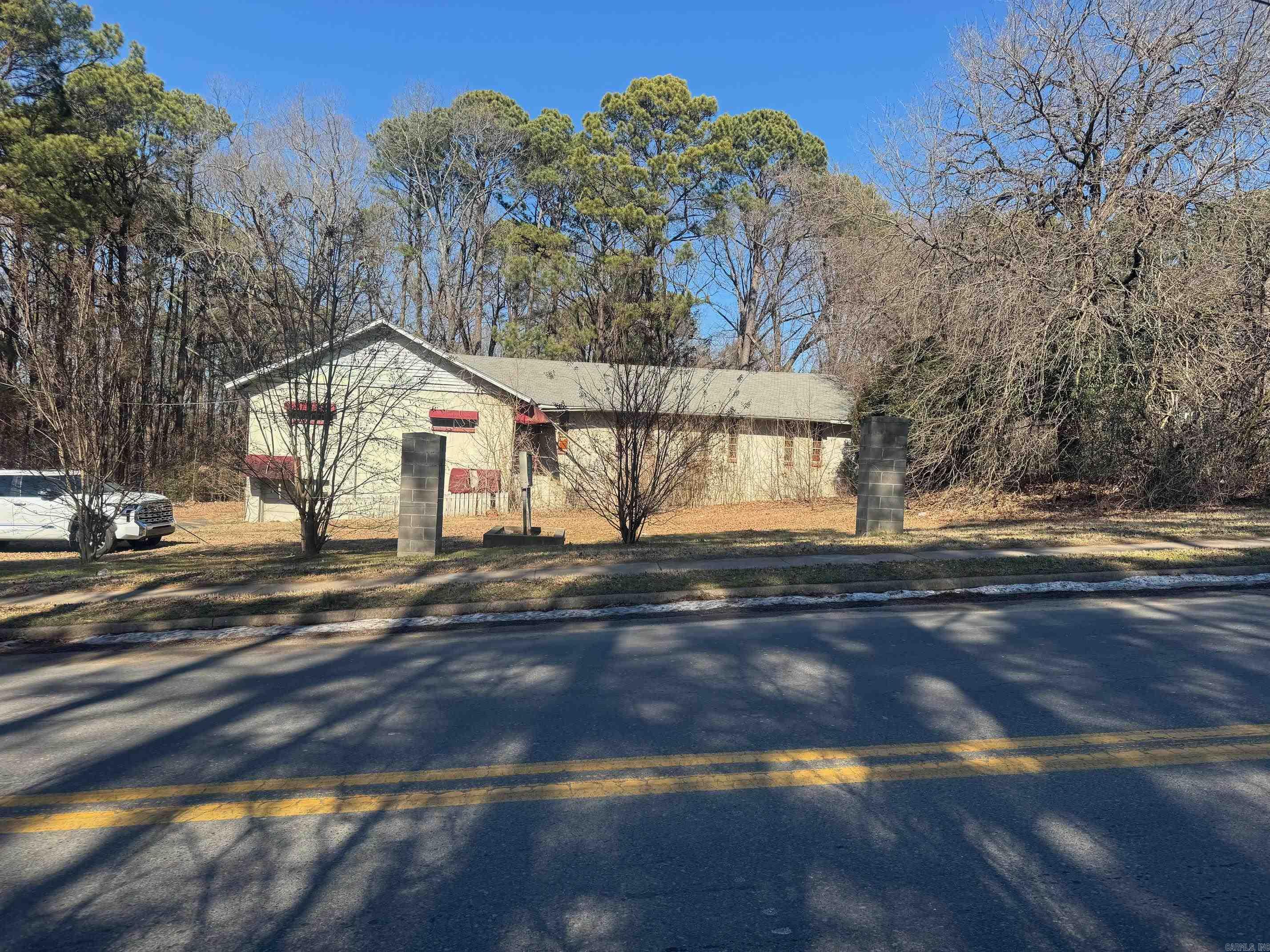 5000 Young RD