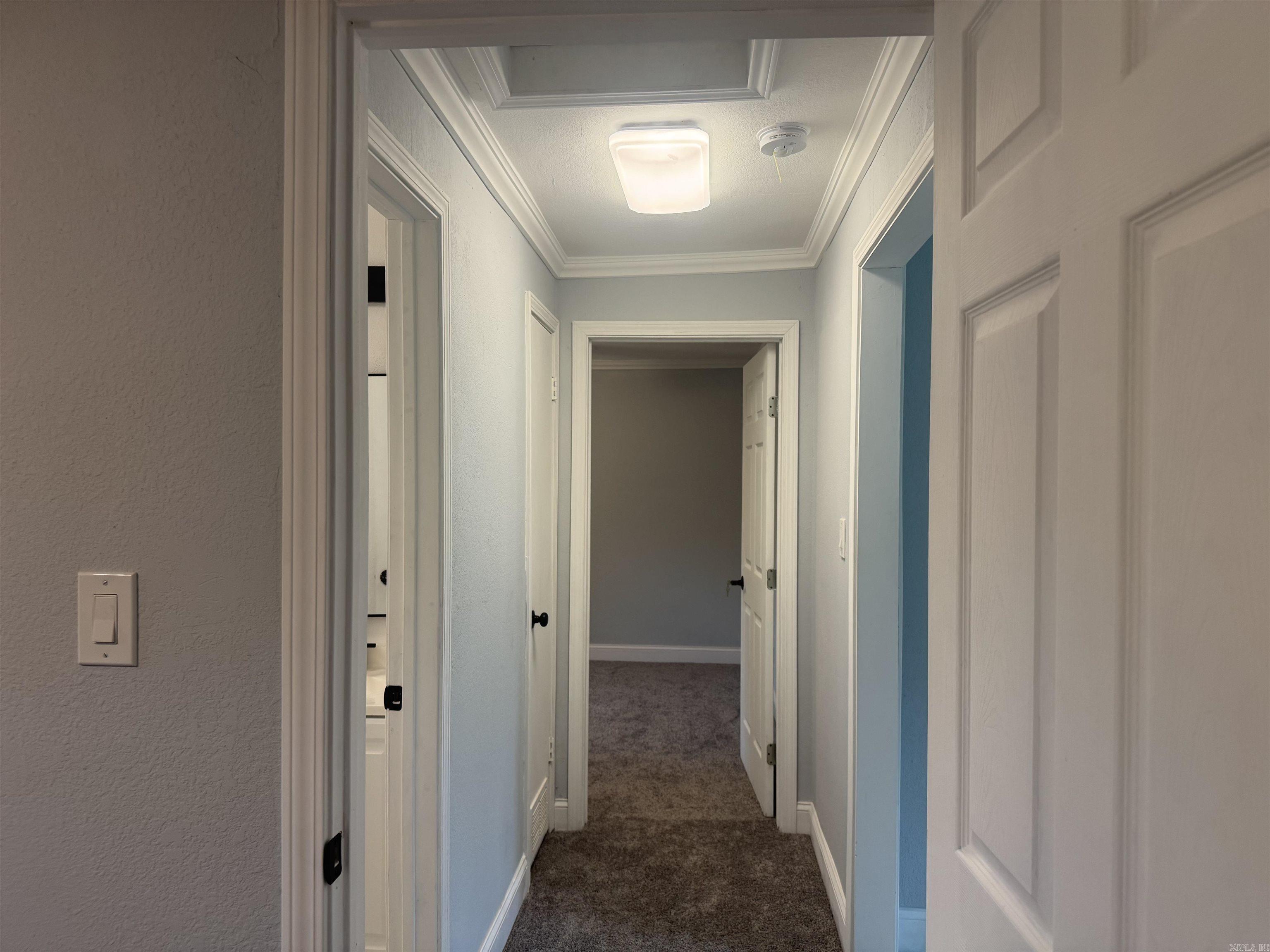 2211 W Saracen