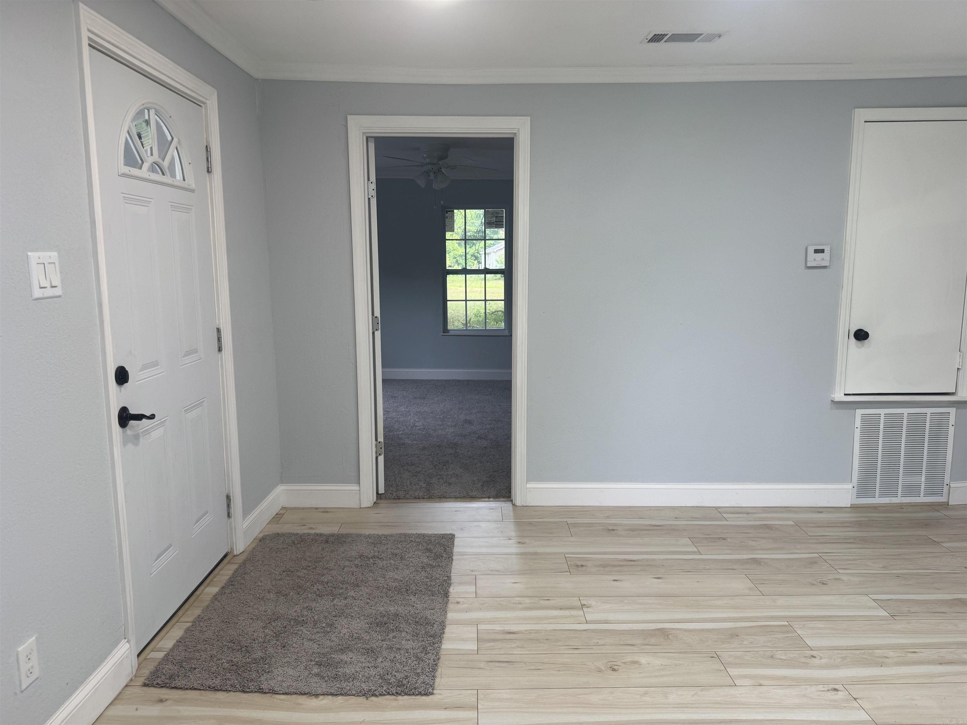 2211 W Saracen