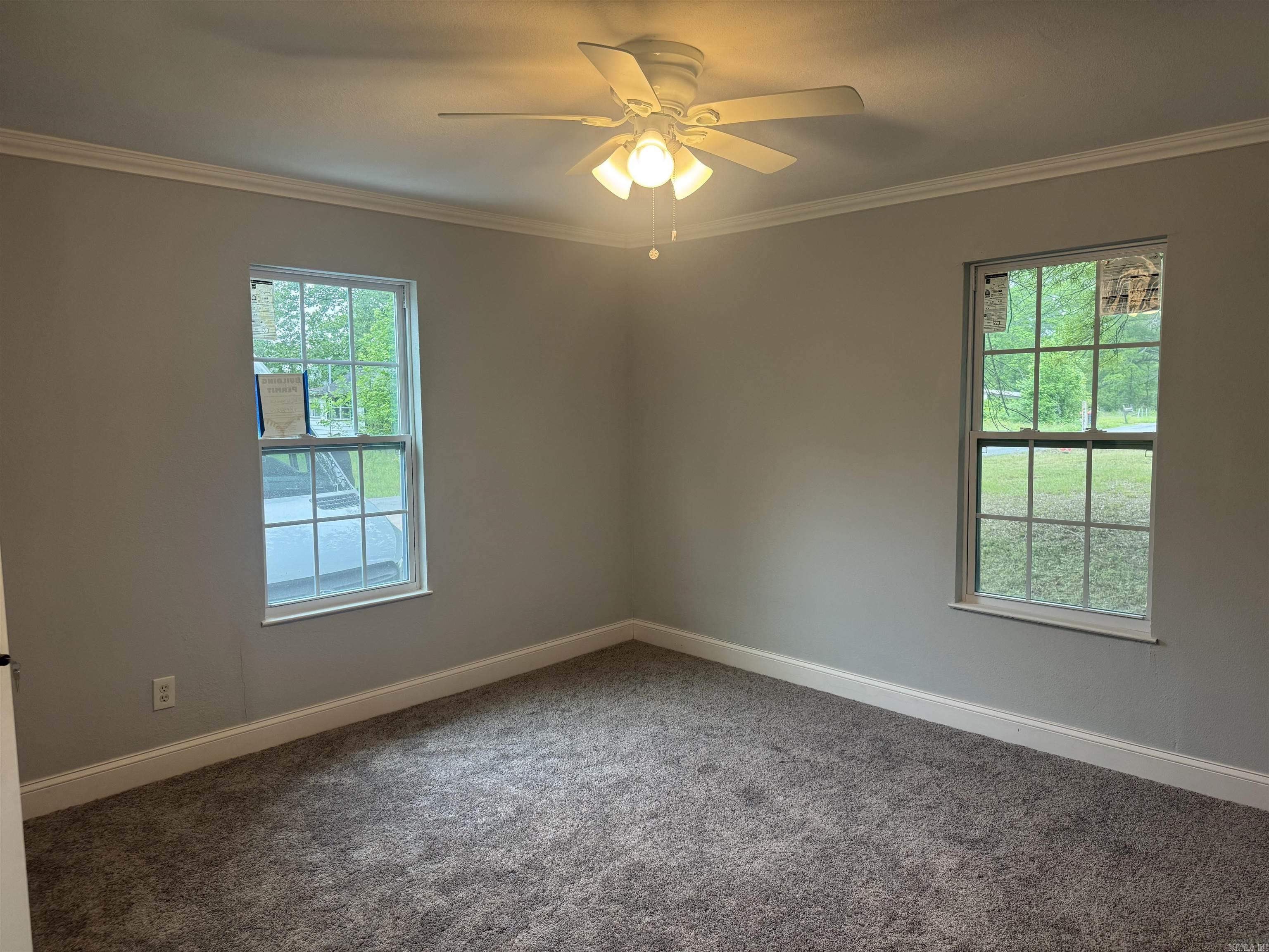 2211 W Saracen