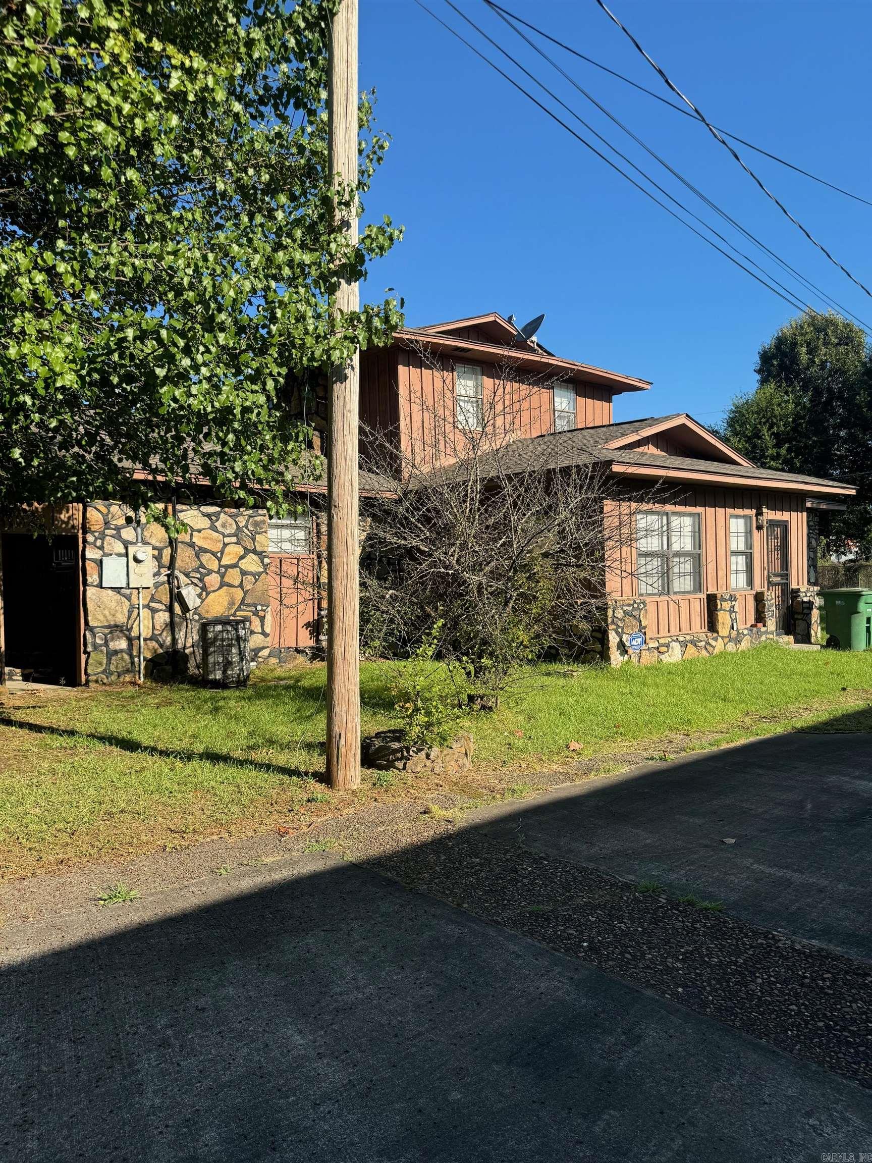1303 S BAY