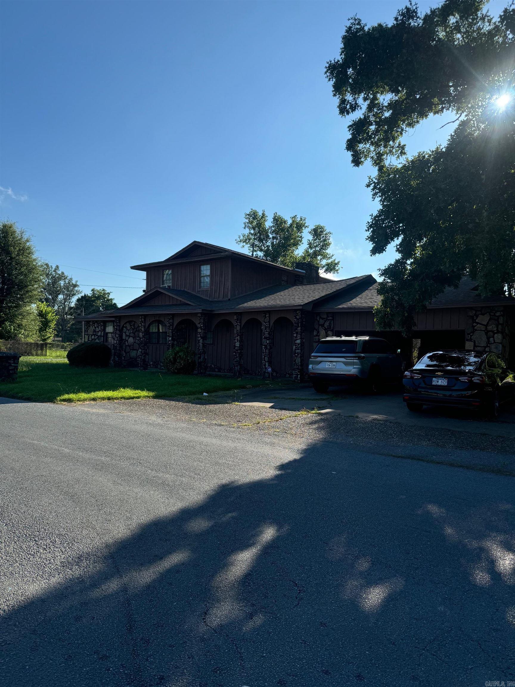 1303 S BAY