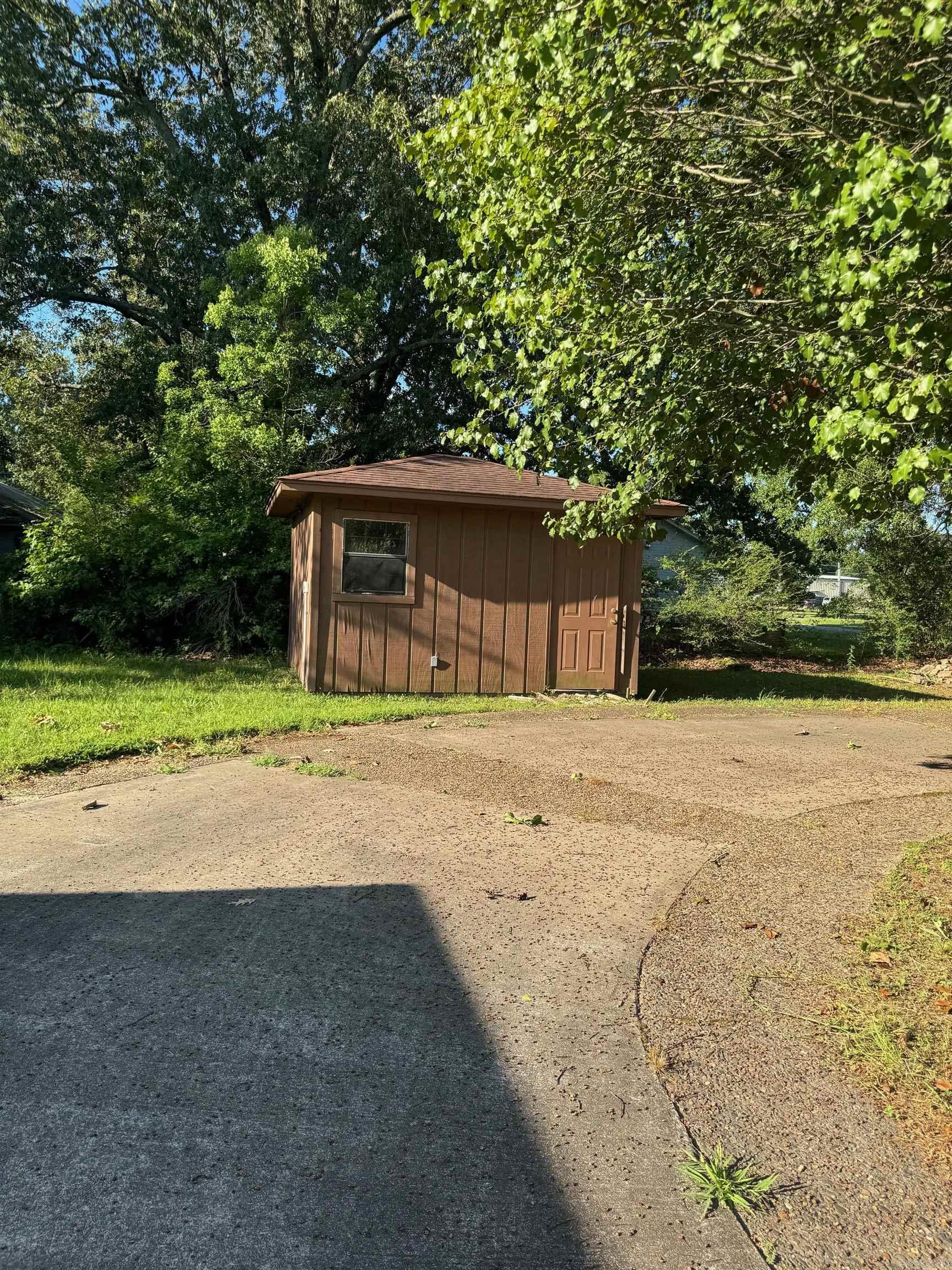 1303 S BAY