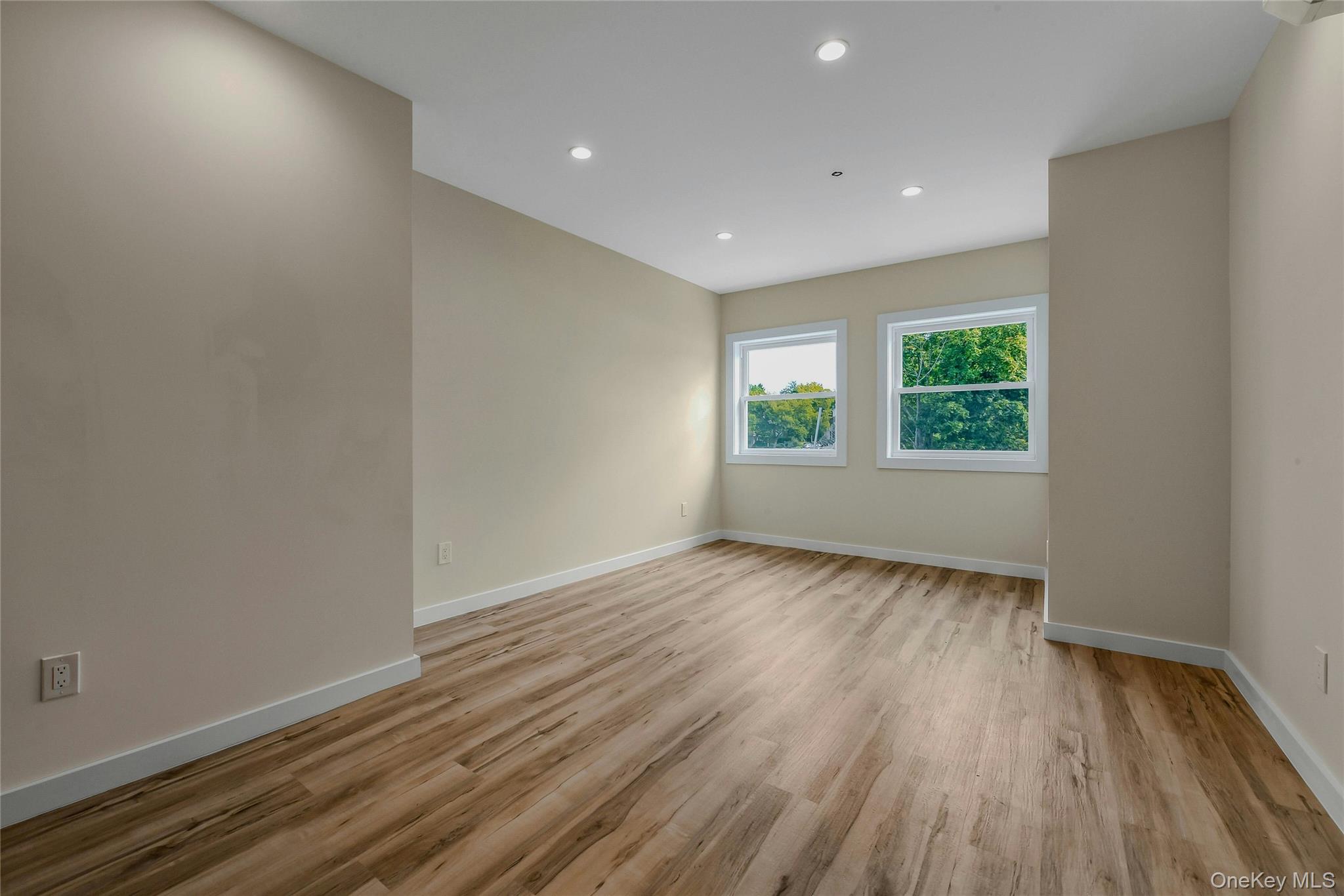 400 A New York Avenue Unit: 2