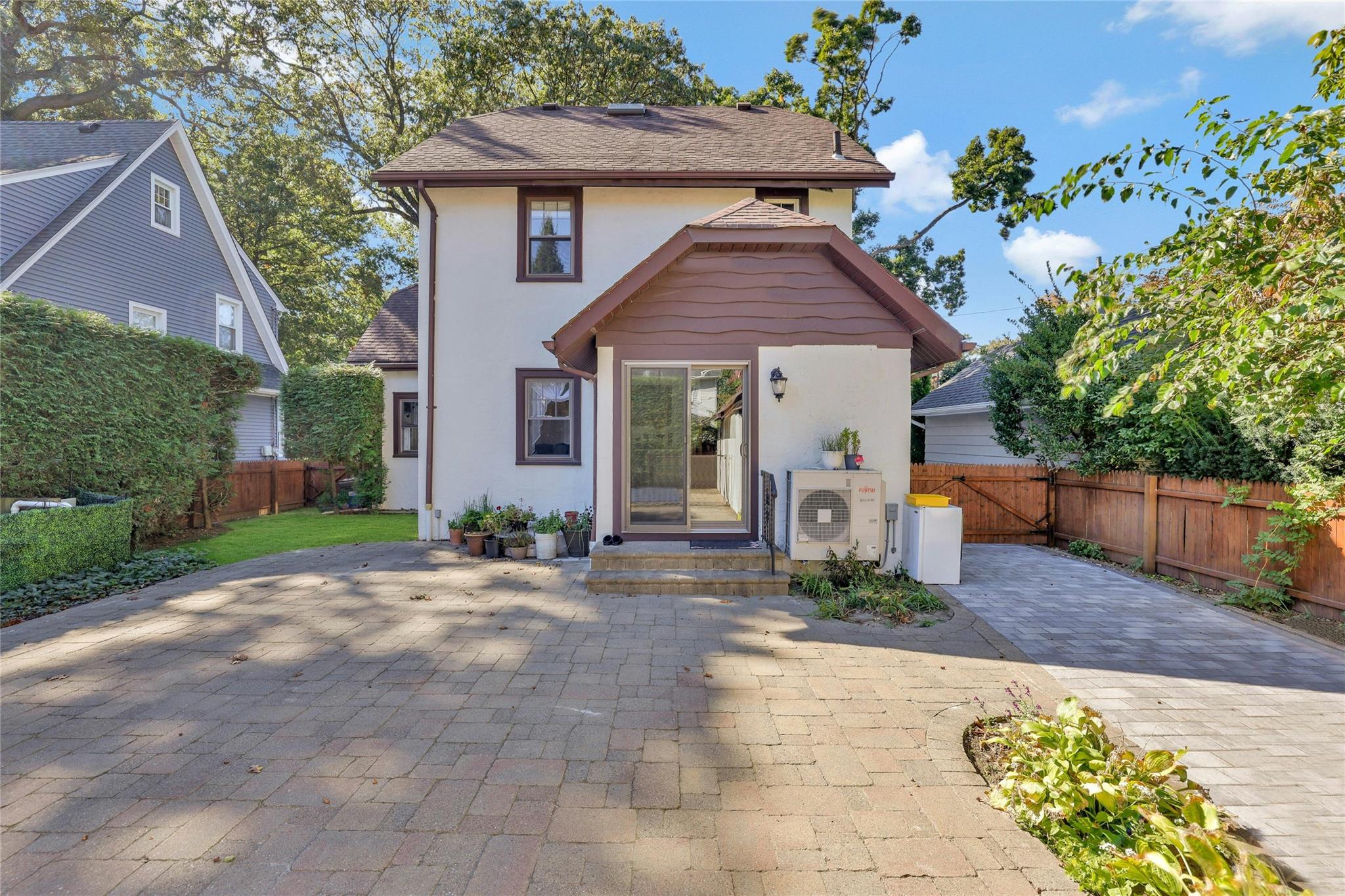 65 Larch Avenue