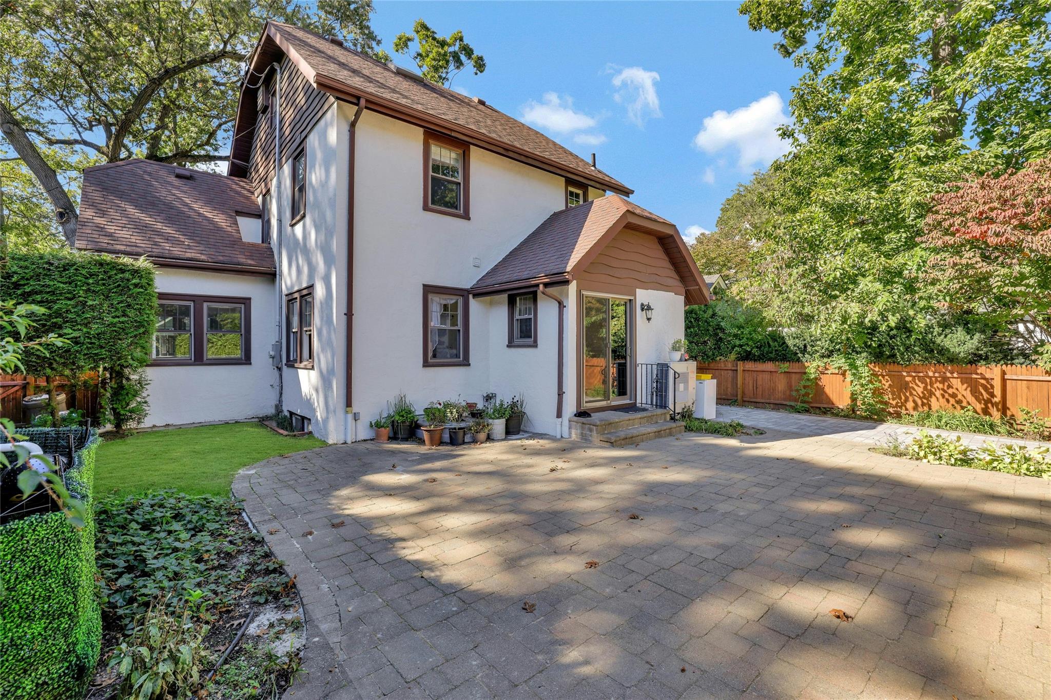 65 Larch Avenue