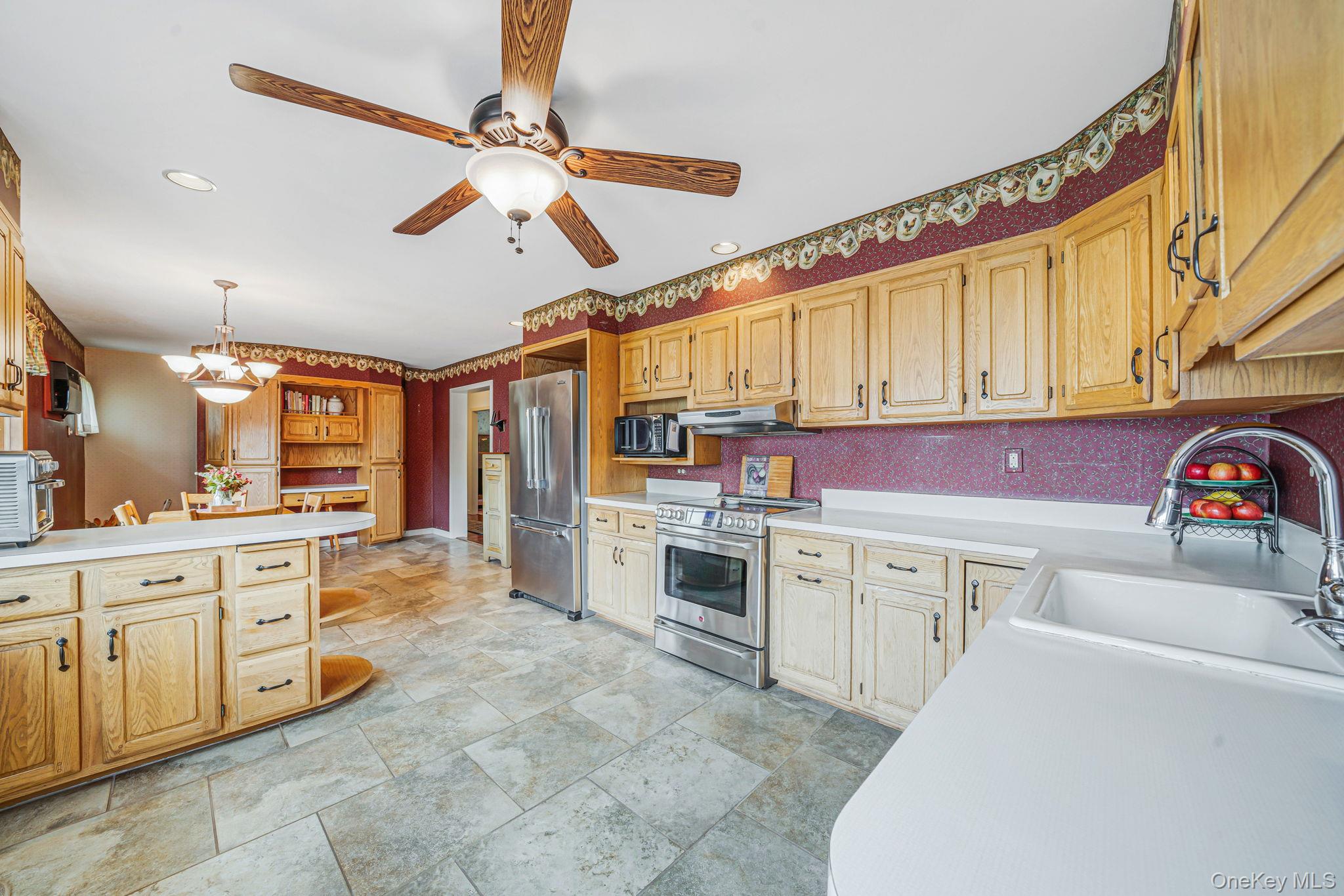 568 Chestnut Lane