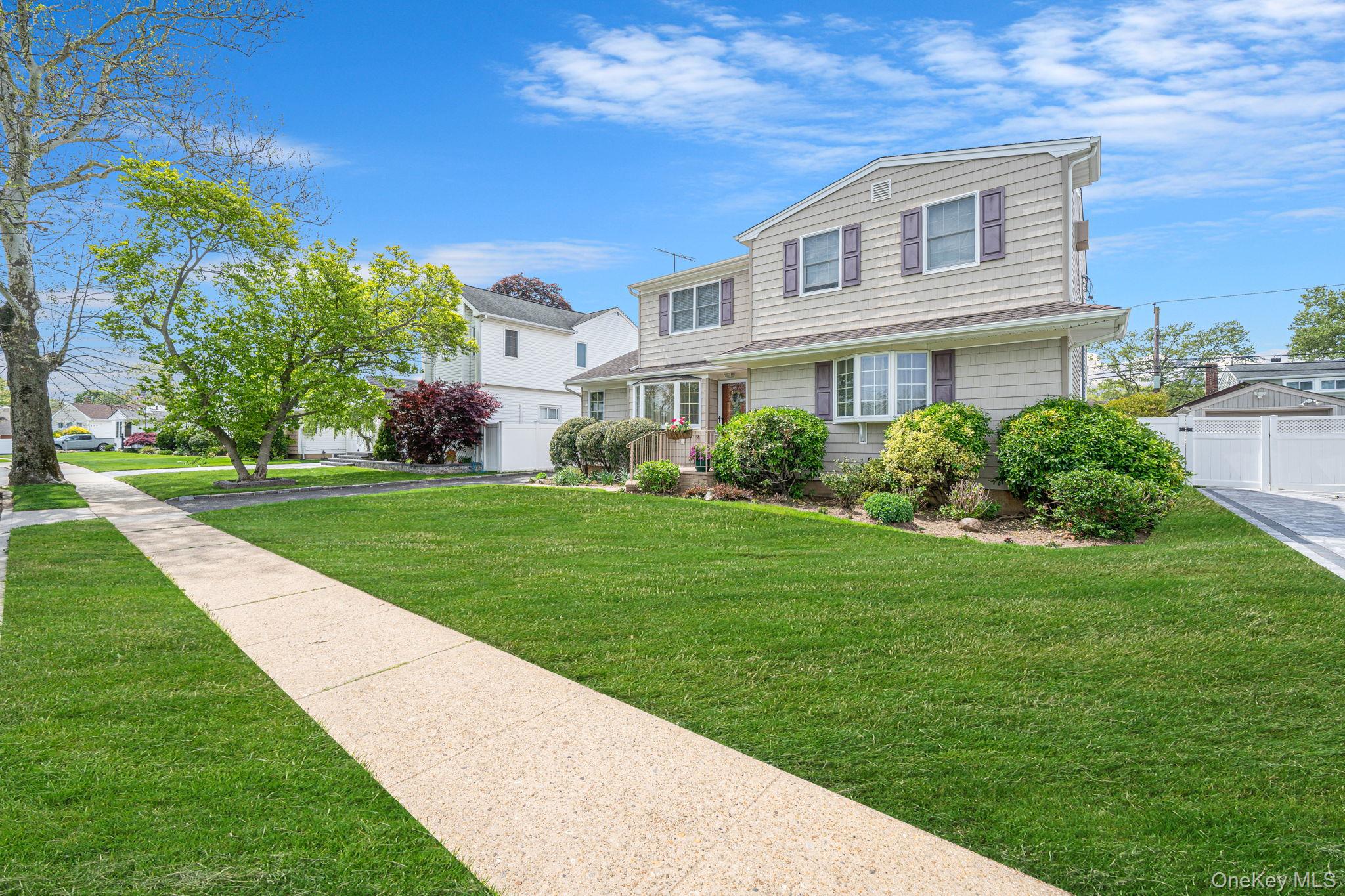 568 Chestnut Lane